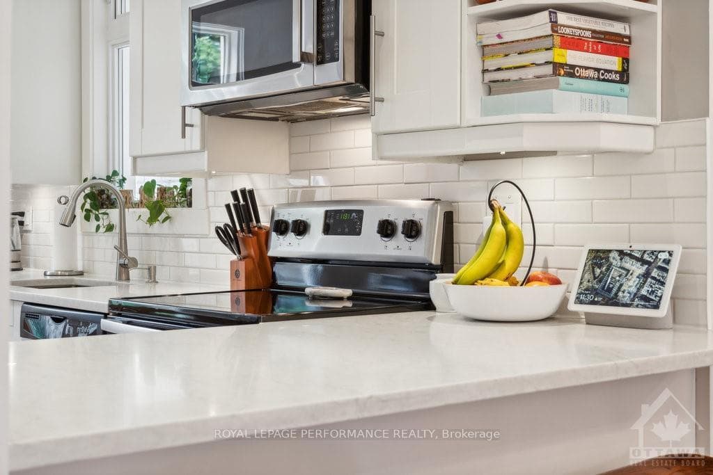 121 ROCHESTER Street photo 14