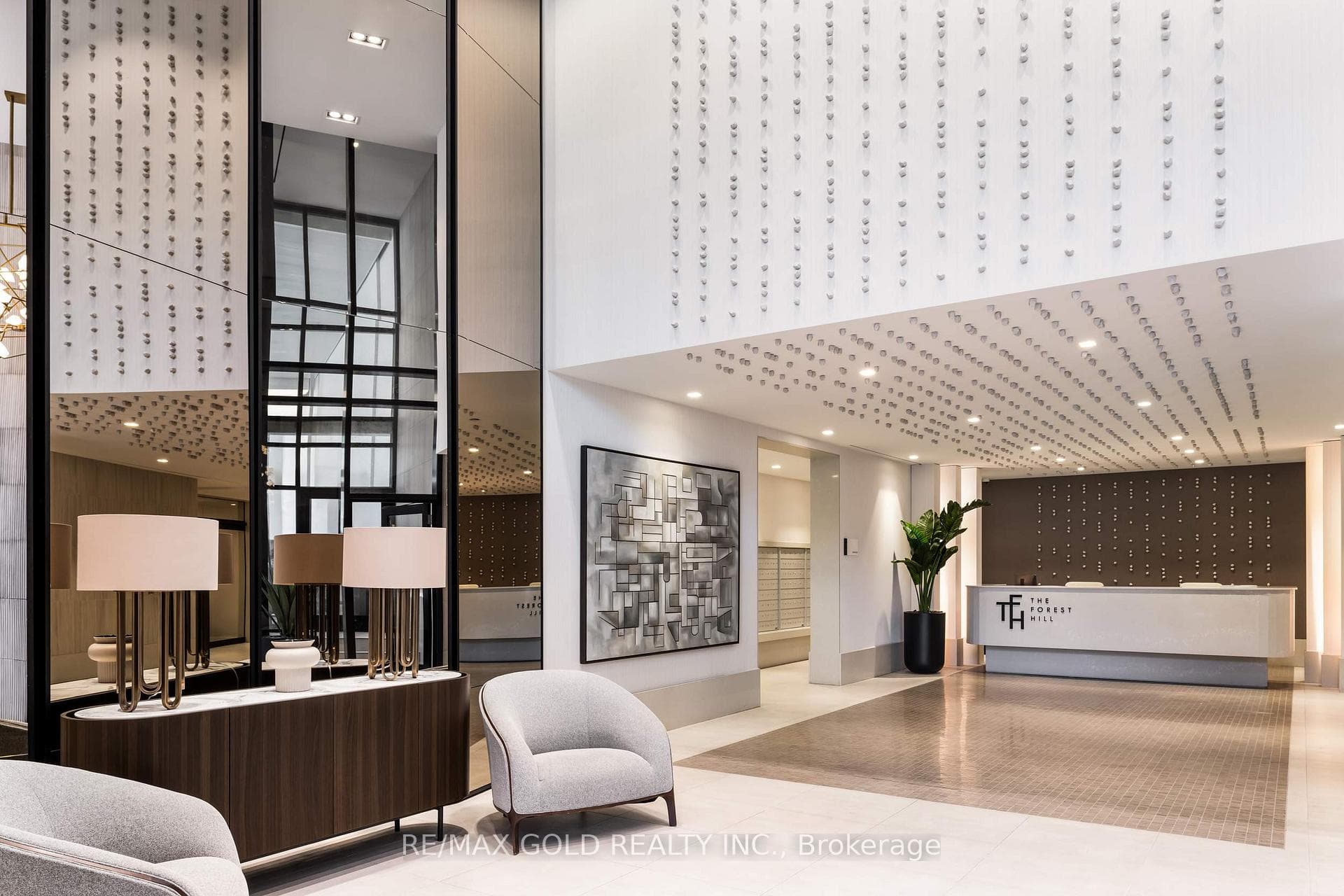 2020 Bathurst Street Unit 216 photo 2