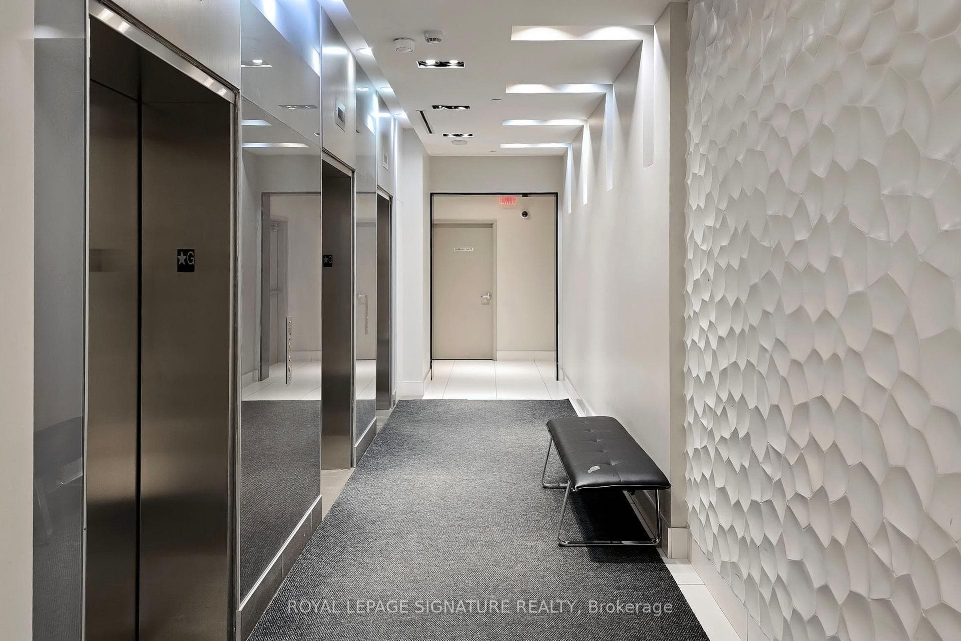 7165 Yonge Street Unit 2115 photo 11