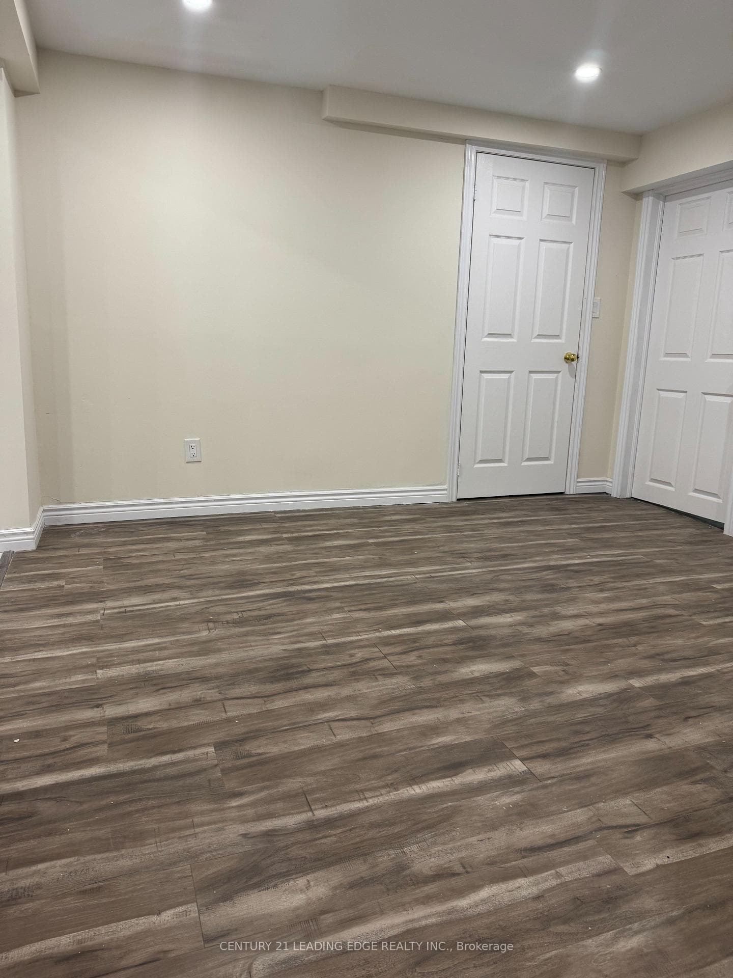 1551 Princelea Place photo 2