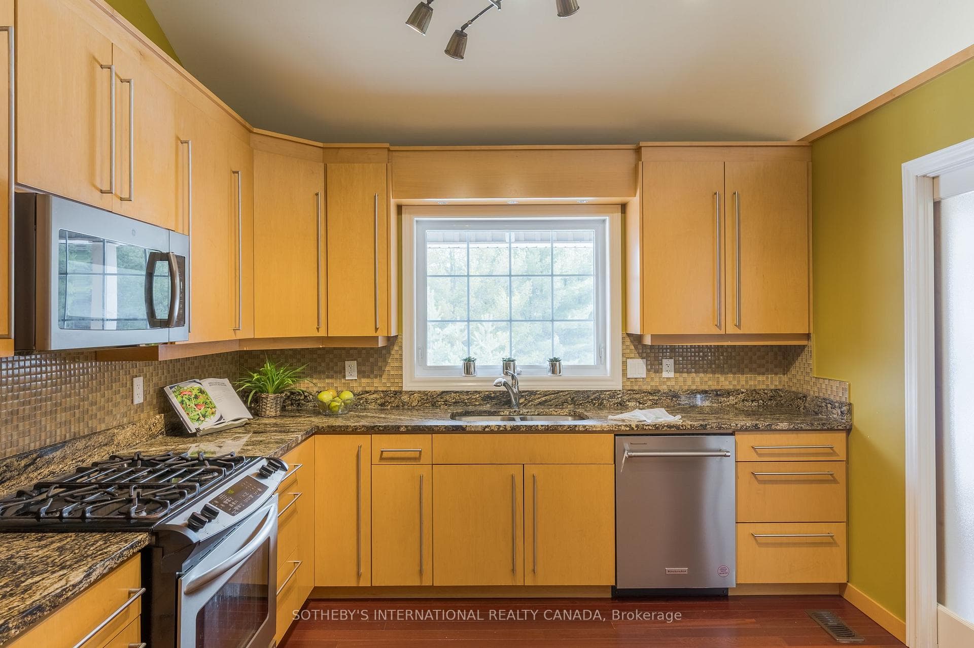 72 Campbell Road photo 16
