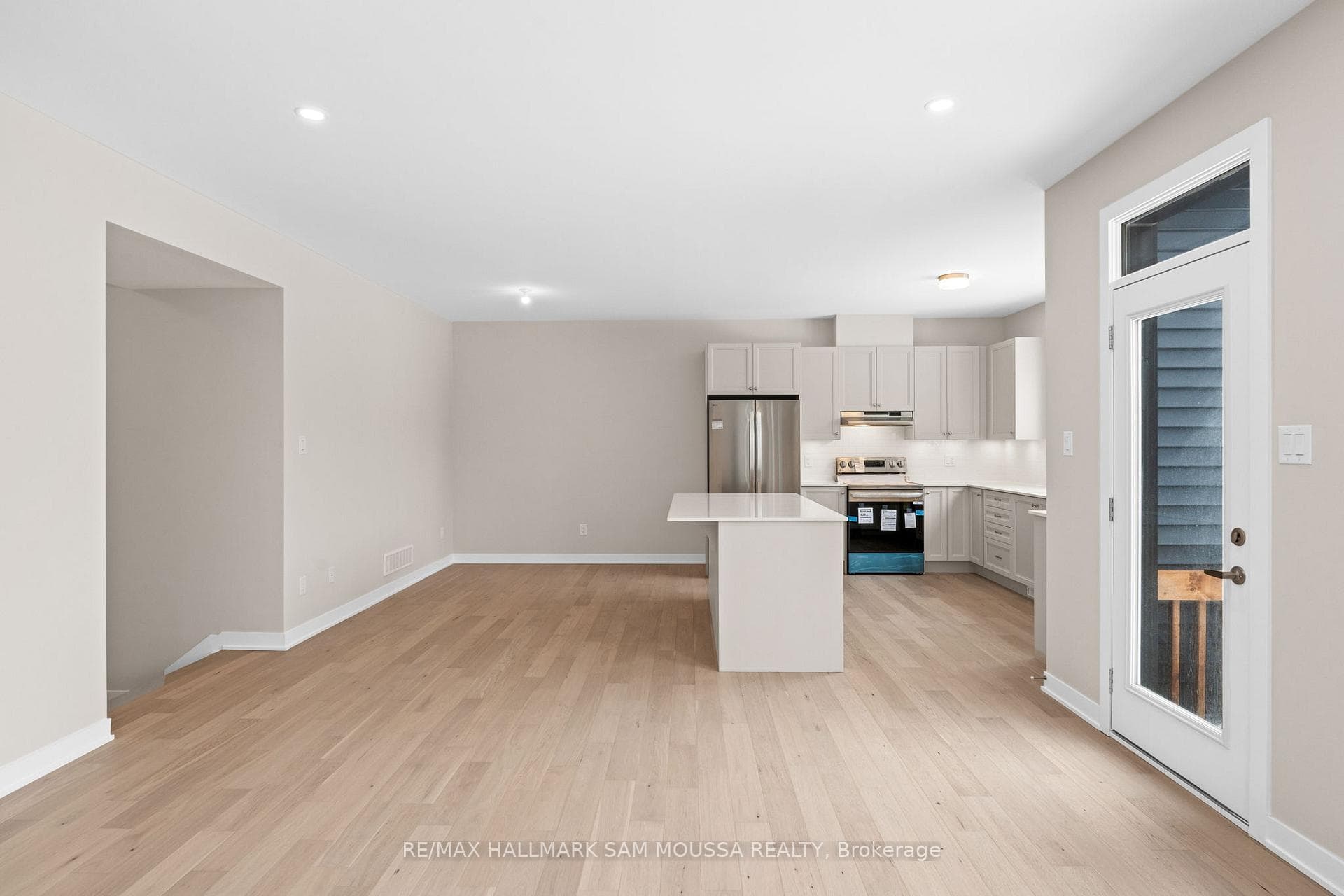 410 Euphoria Crescent photo 11