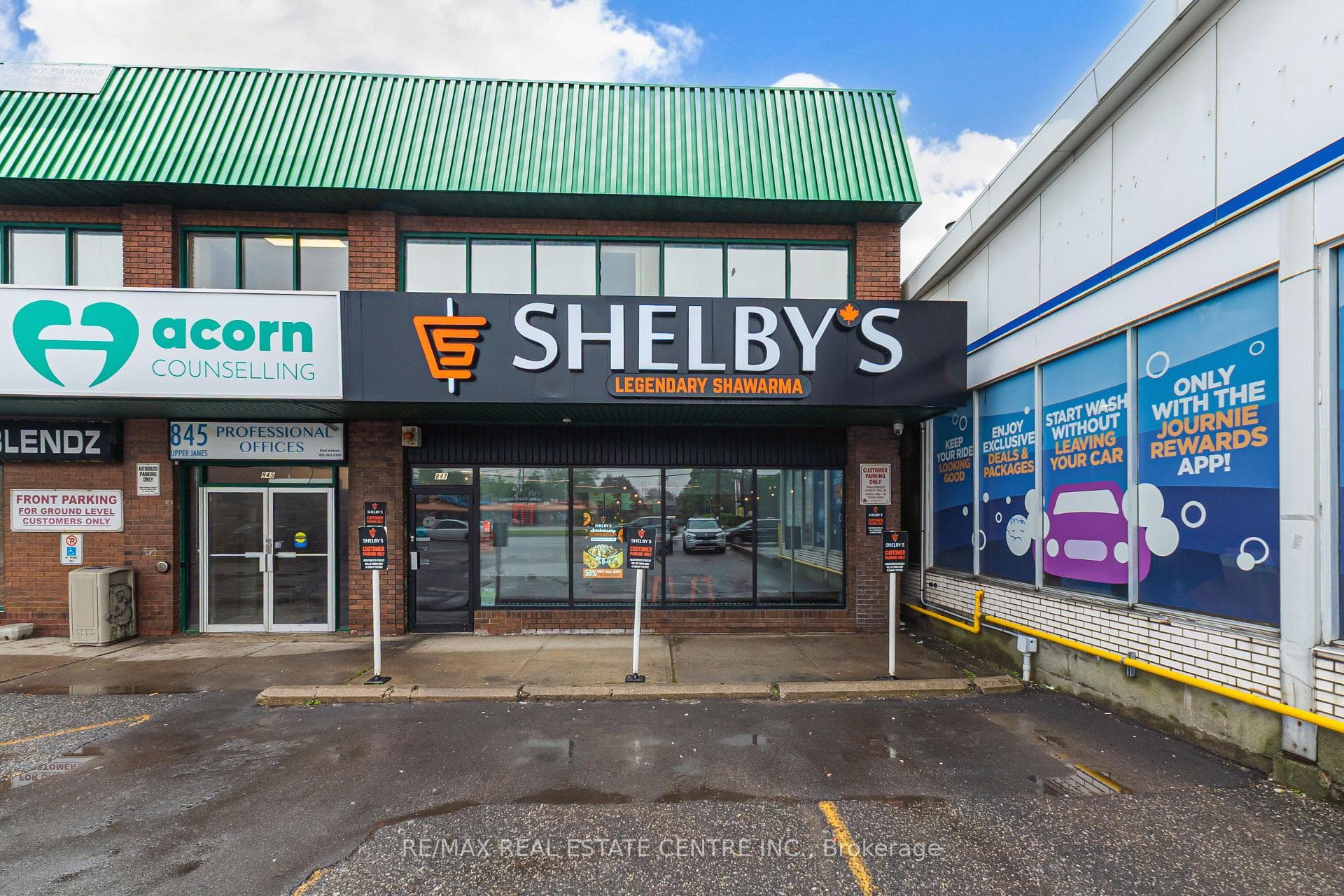 847 Upper James Street photo 4