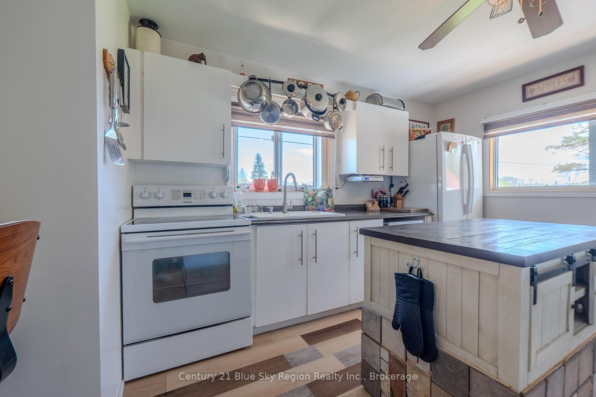 1742 Highway 17 N/A photo 14