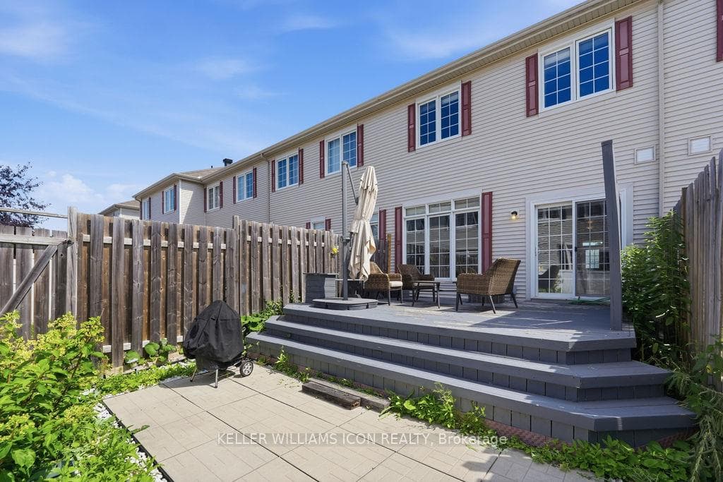 493 Ashbourne Crescent photo 35