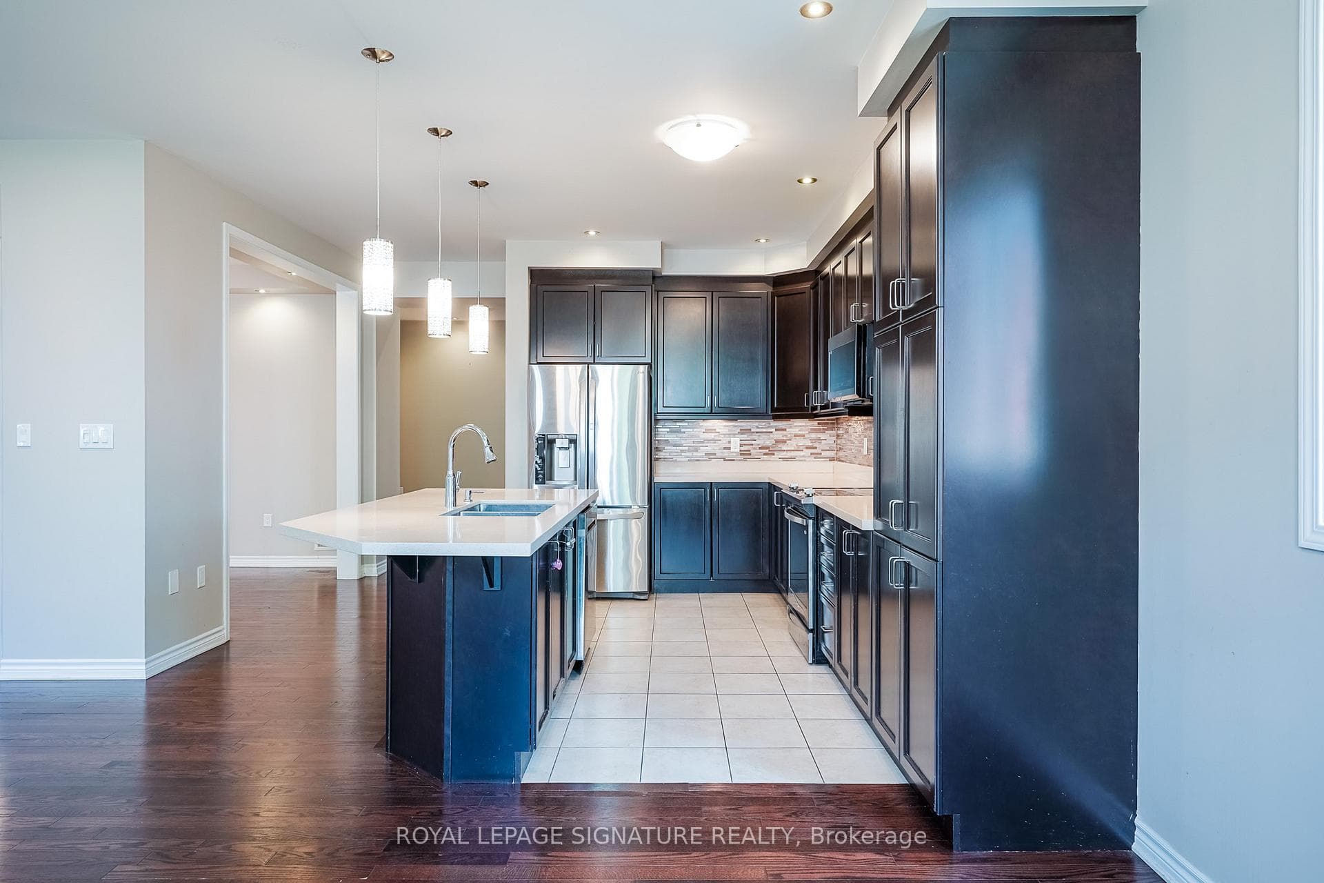949 Kelman Court photo 32