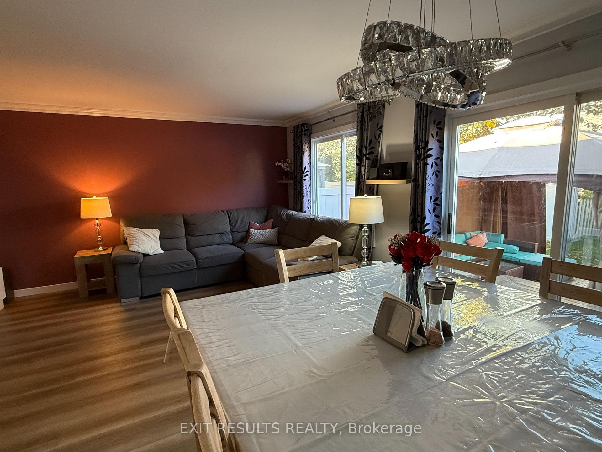 1090 DIANNE Avenue photo 12