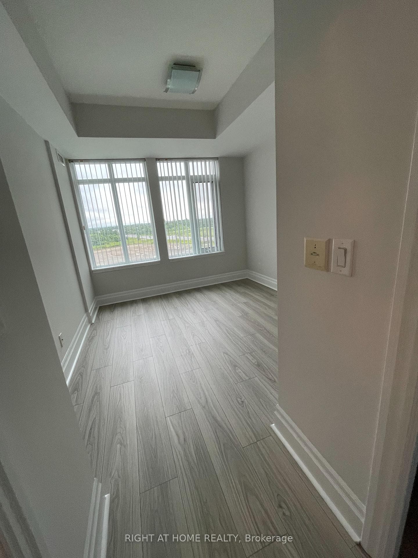 111 Upper Duke Crescent Unit 508 photo 23