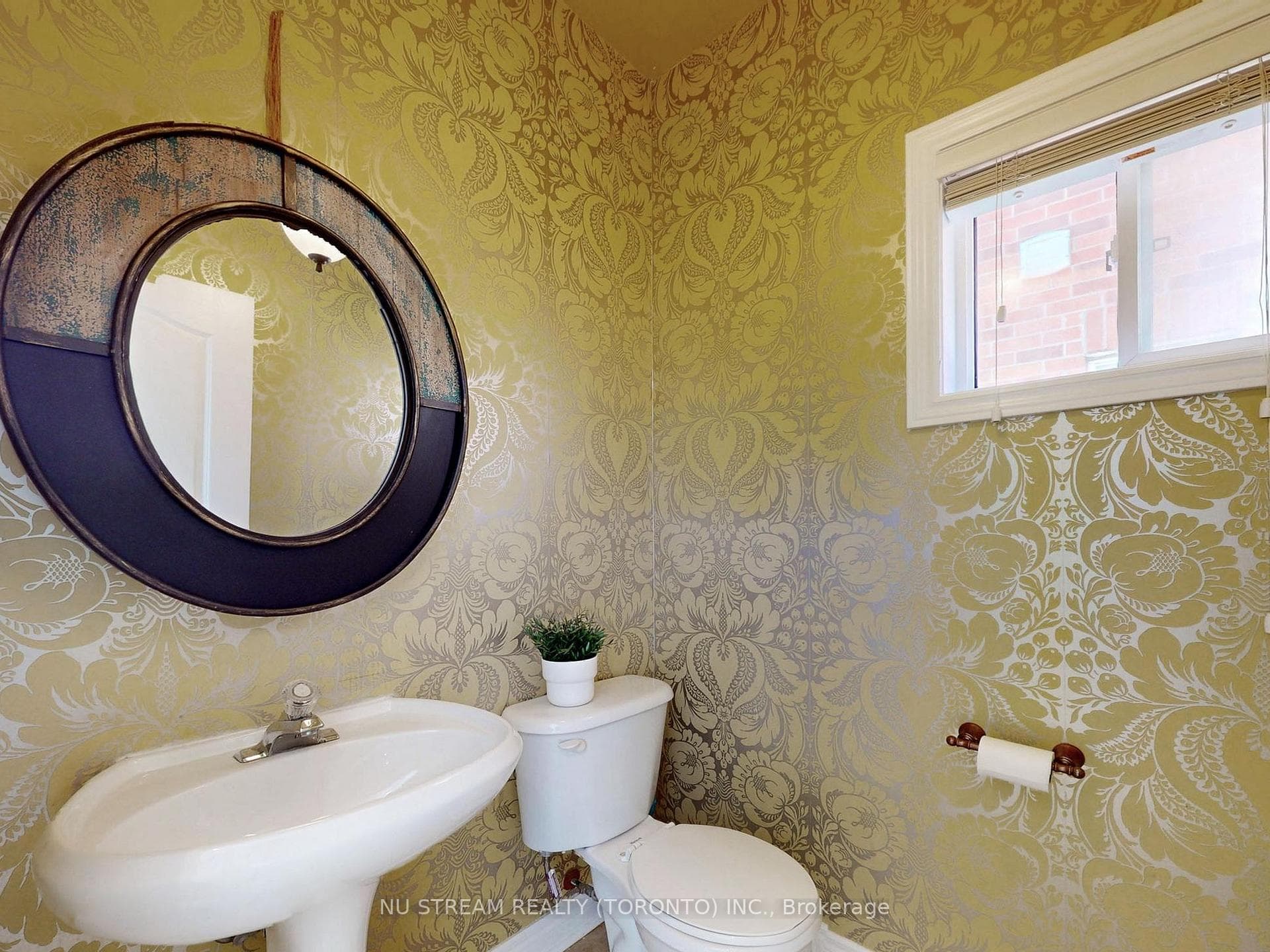 Powder room