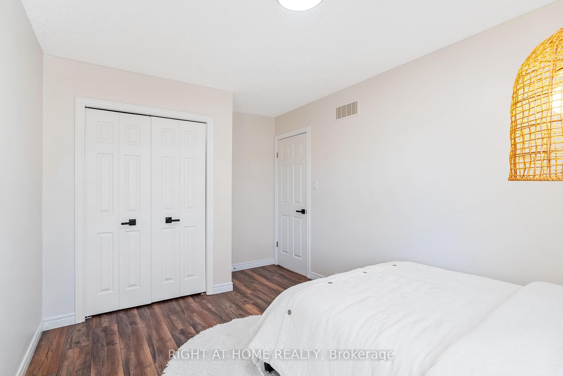 754 Hedgerow Place photo 39