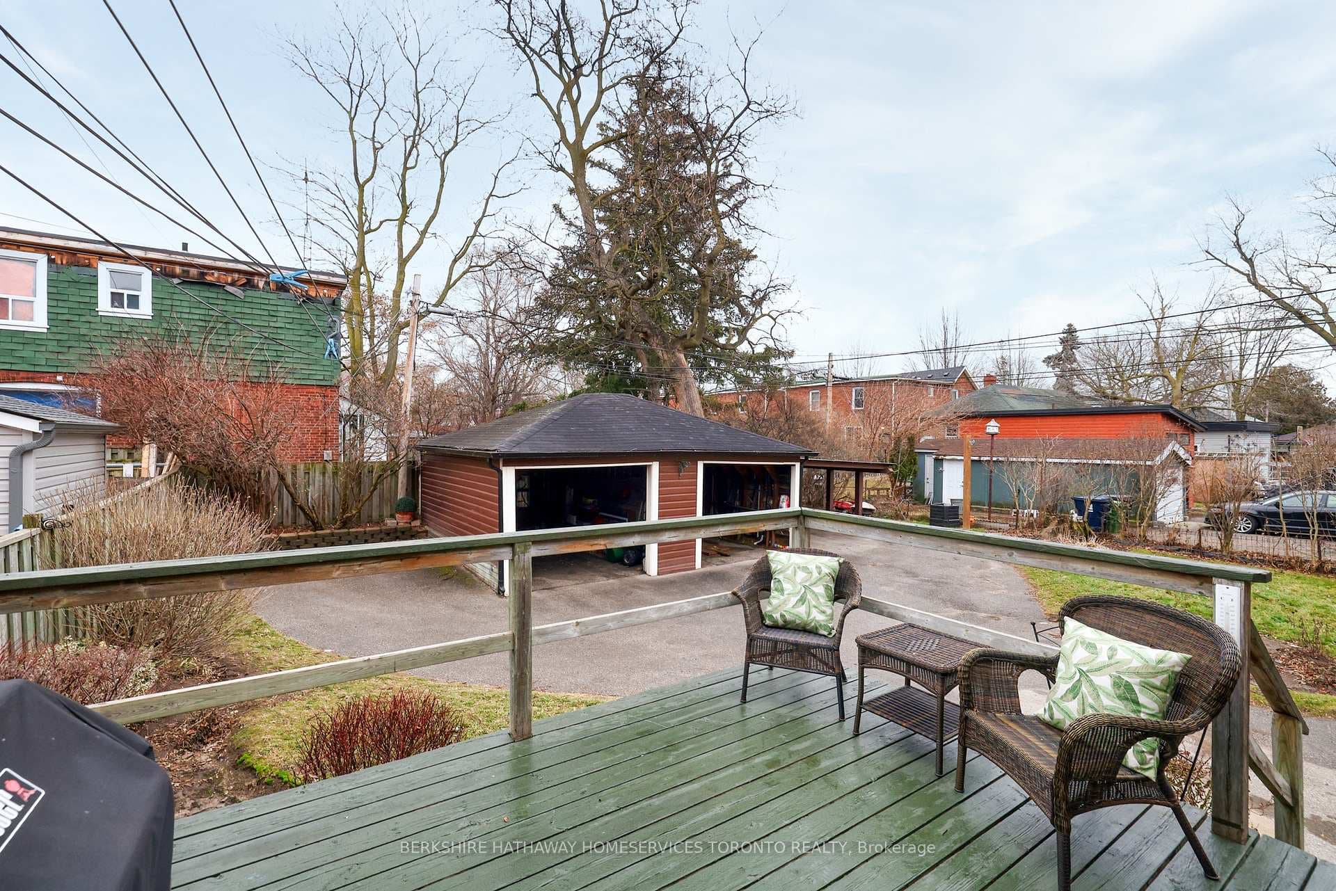 789 Coxwell Avenue photo 16