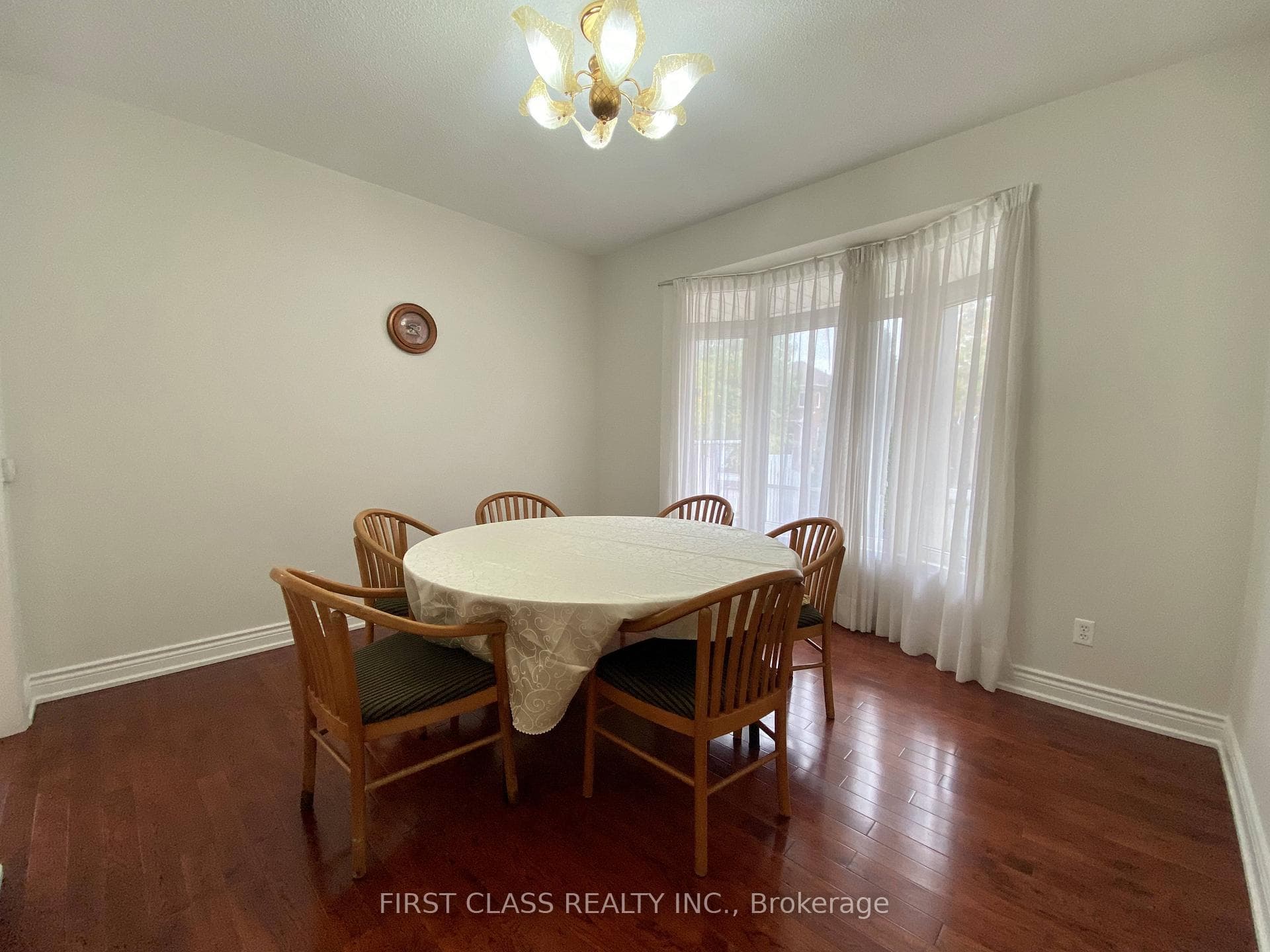 108 Snowdon Circle photo 3