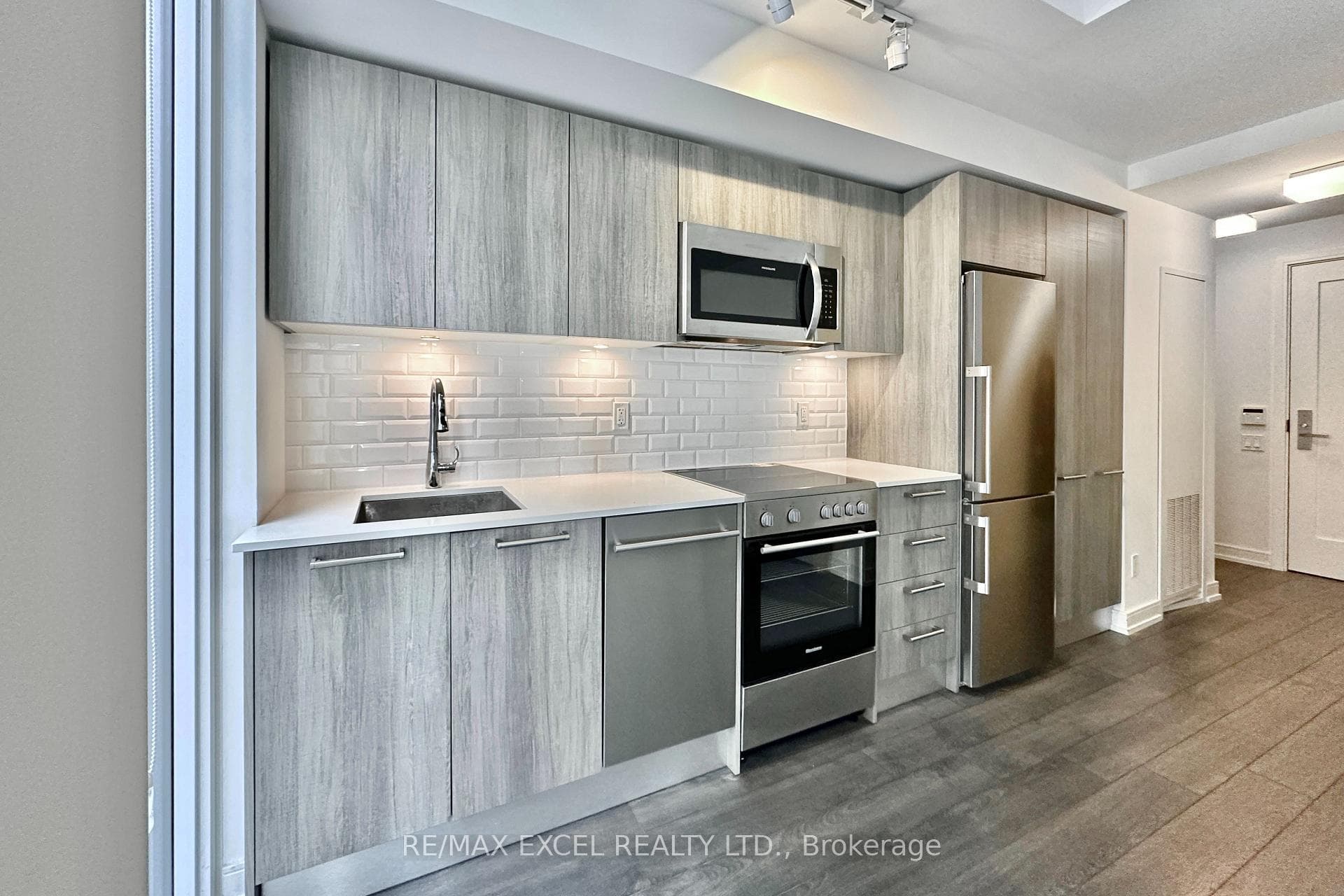 28 Wellesley Street Unit 2010 photo 6