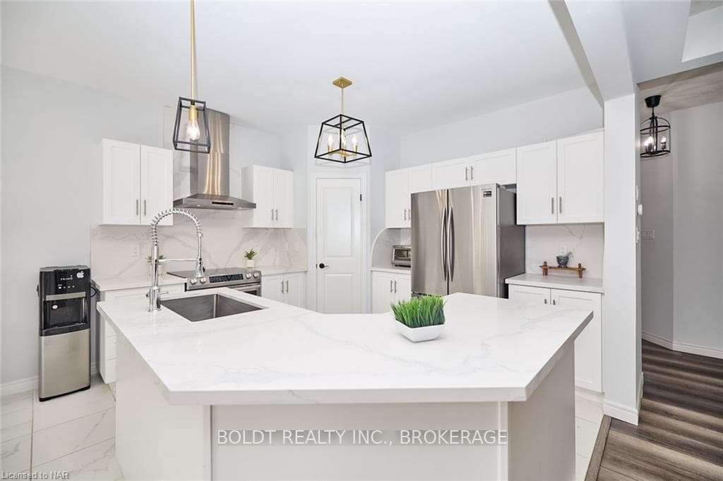 127 DENNIS Drive photo 14