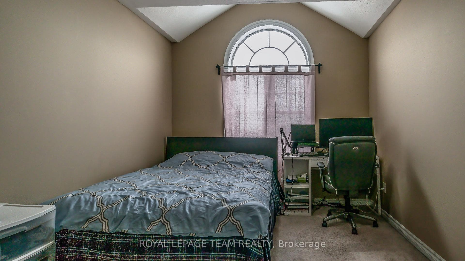 2092 MADRID Avenue photo 16