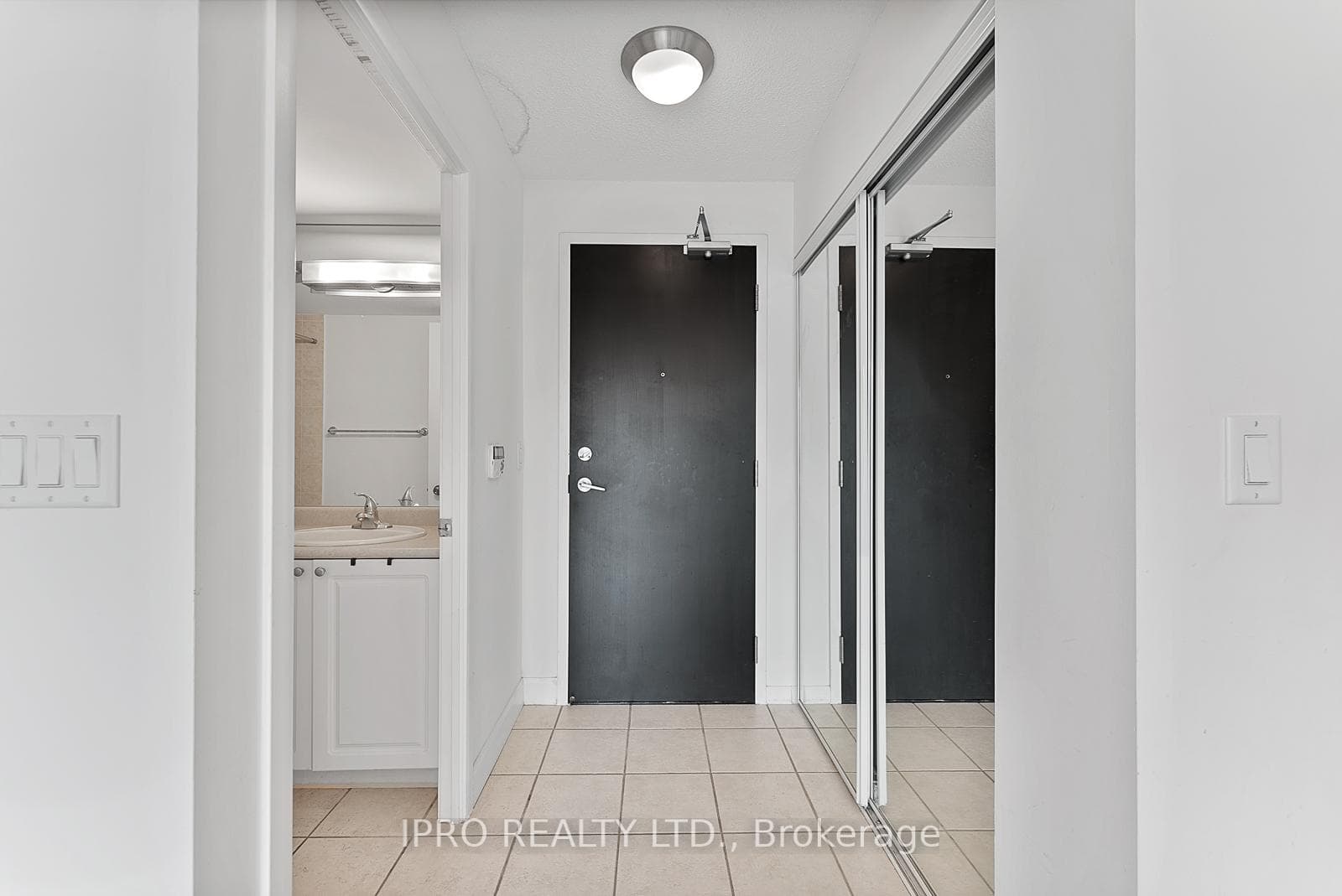 18 Yonge Street Unit 1104 photo 5