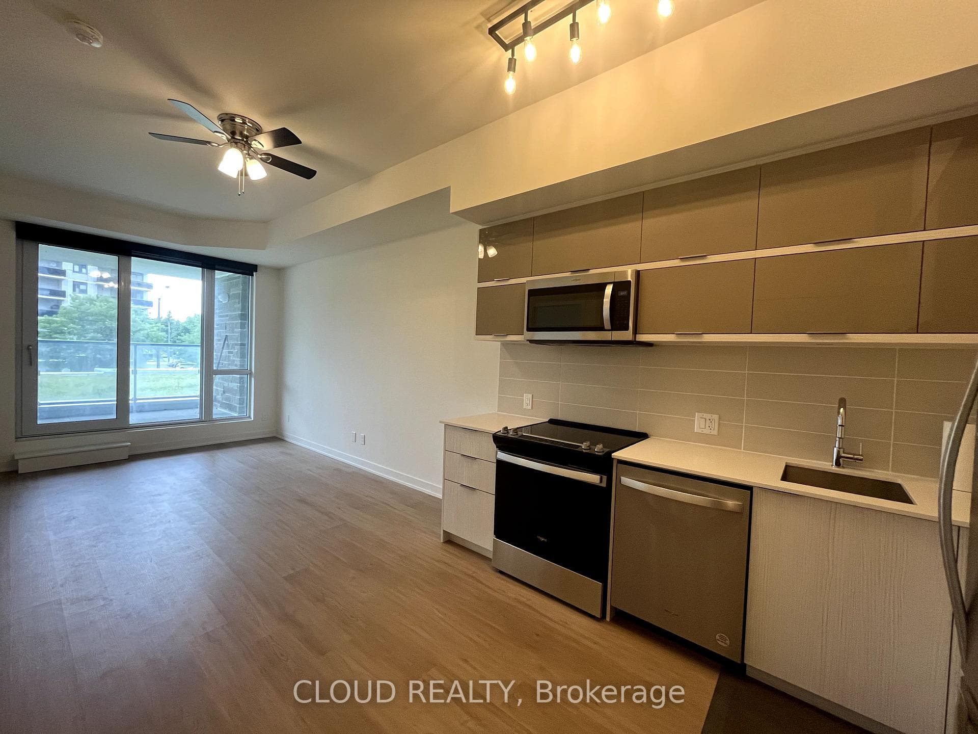 10 Deerlick Court Unit 307 photo 8