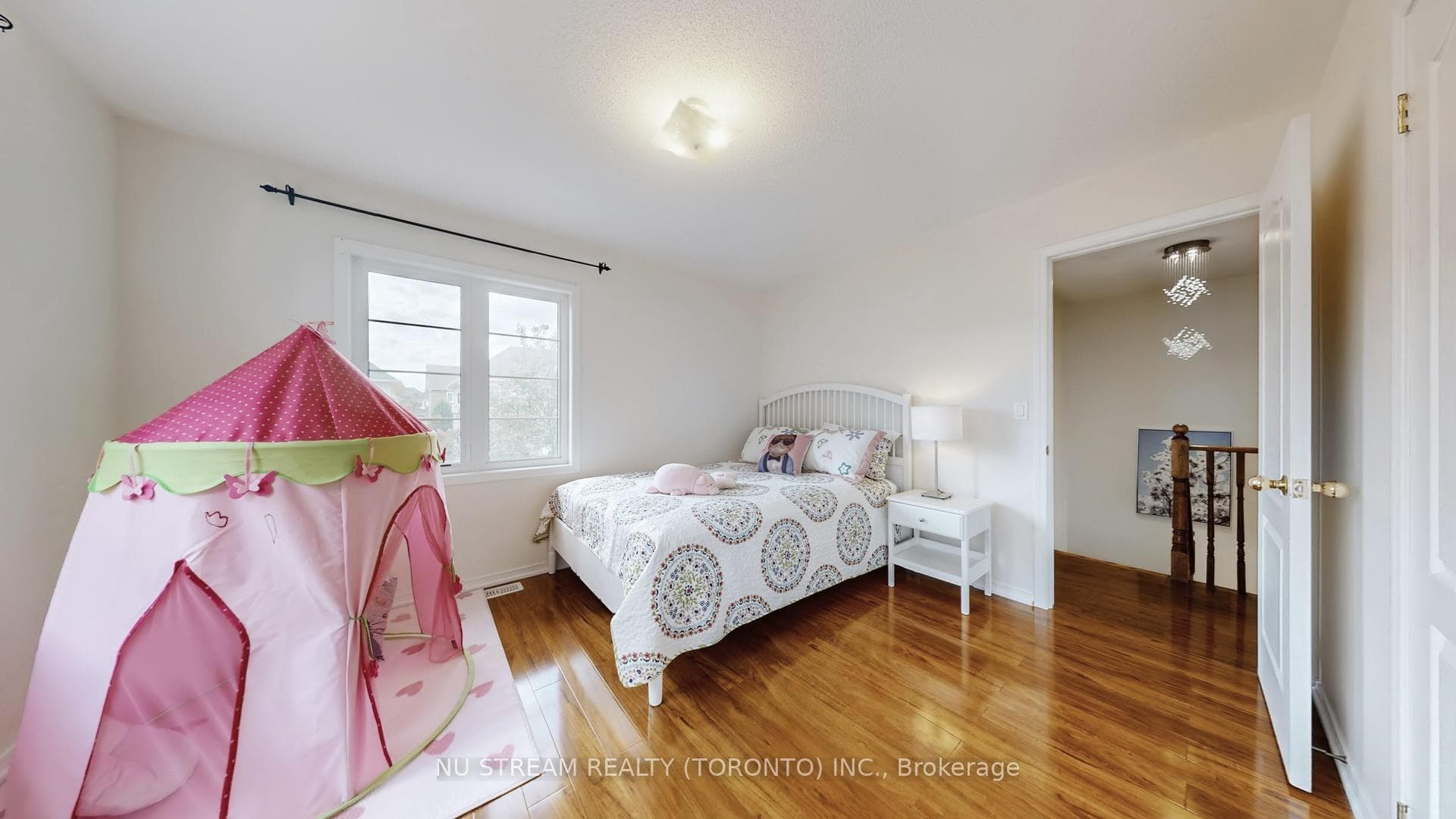 29 Todman Lane photo 27