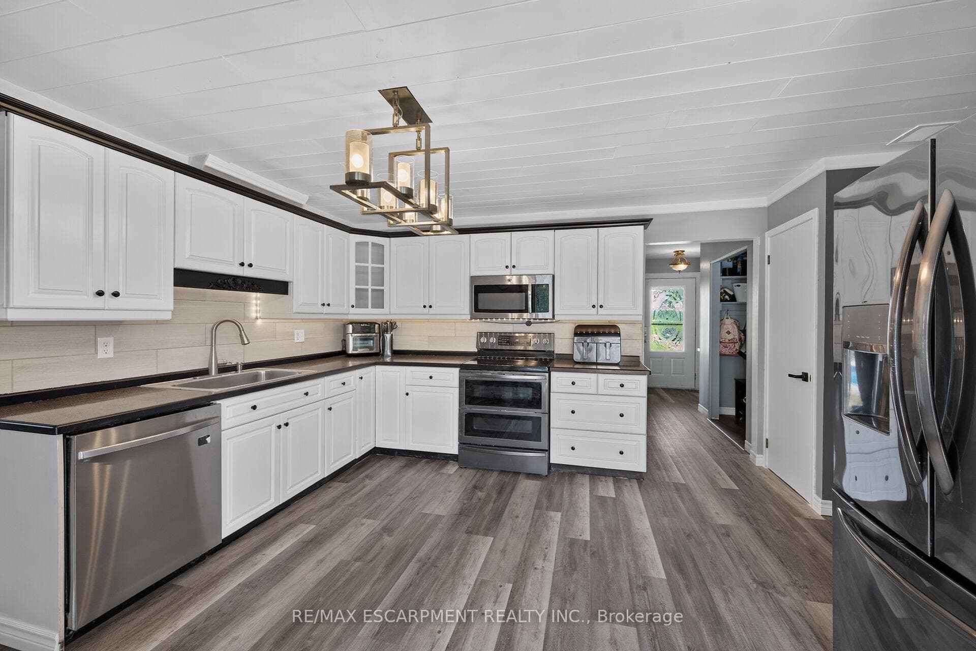 1284 Cheapside Road photo 17