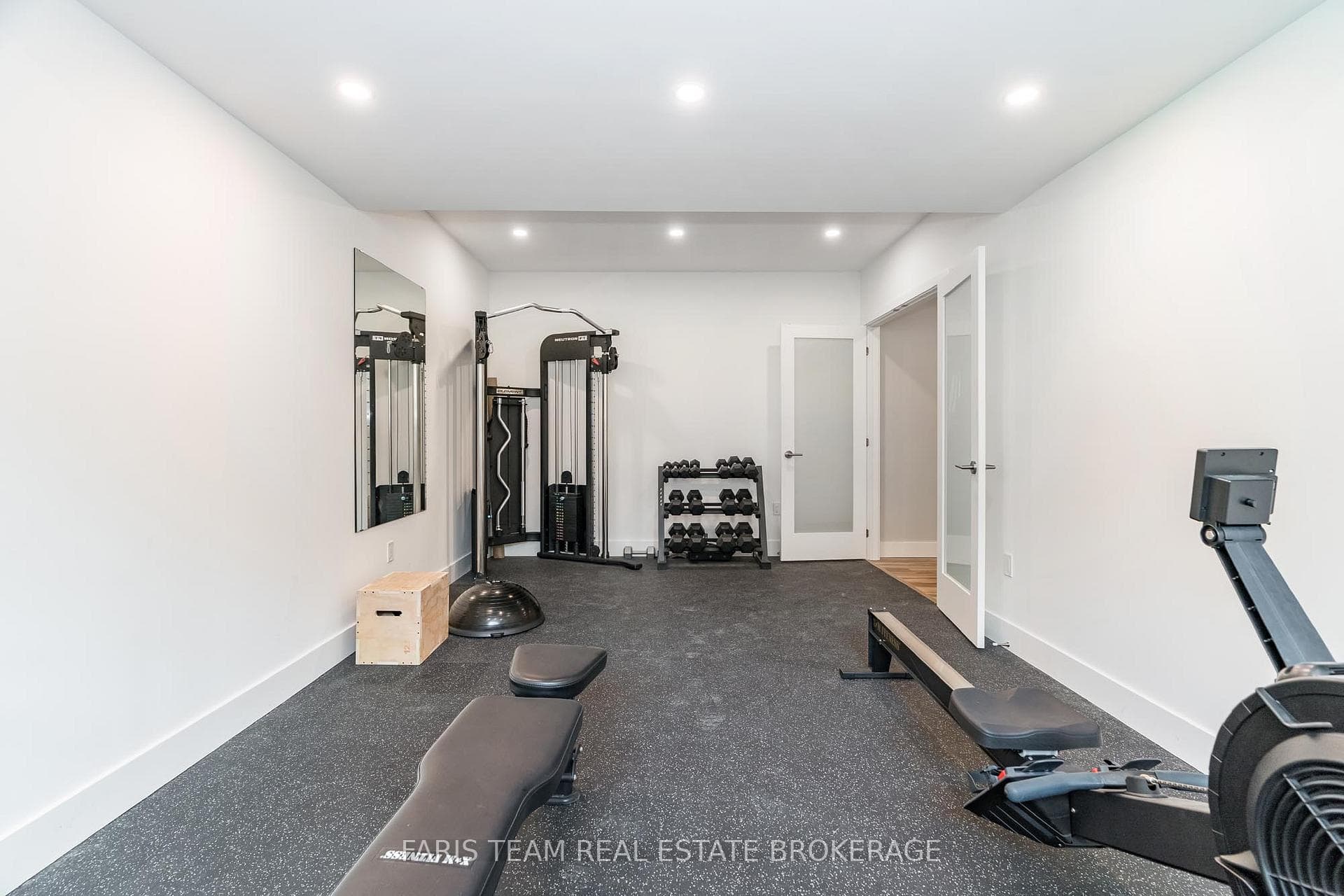 202 Kempenfelt Drive photo 35