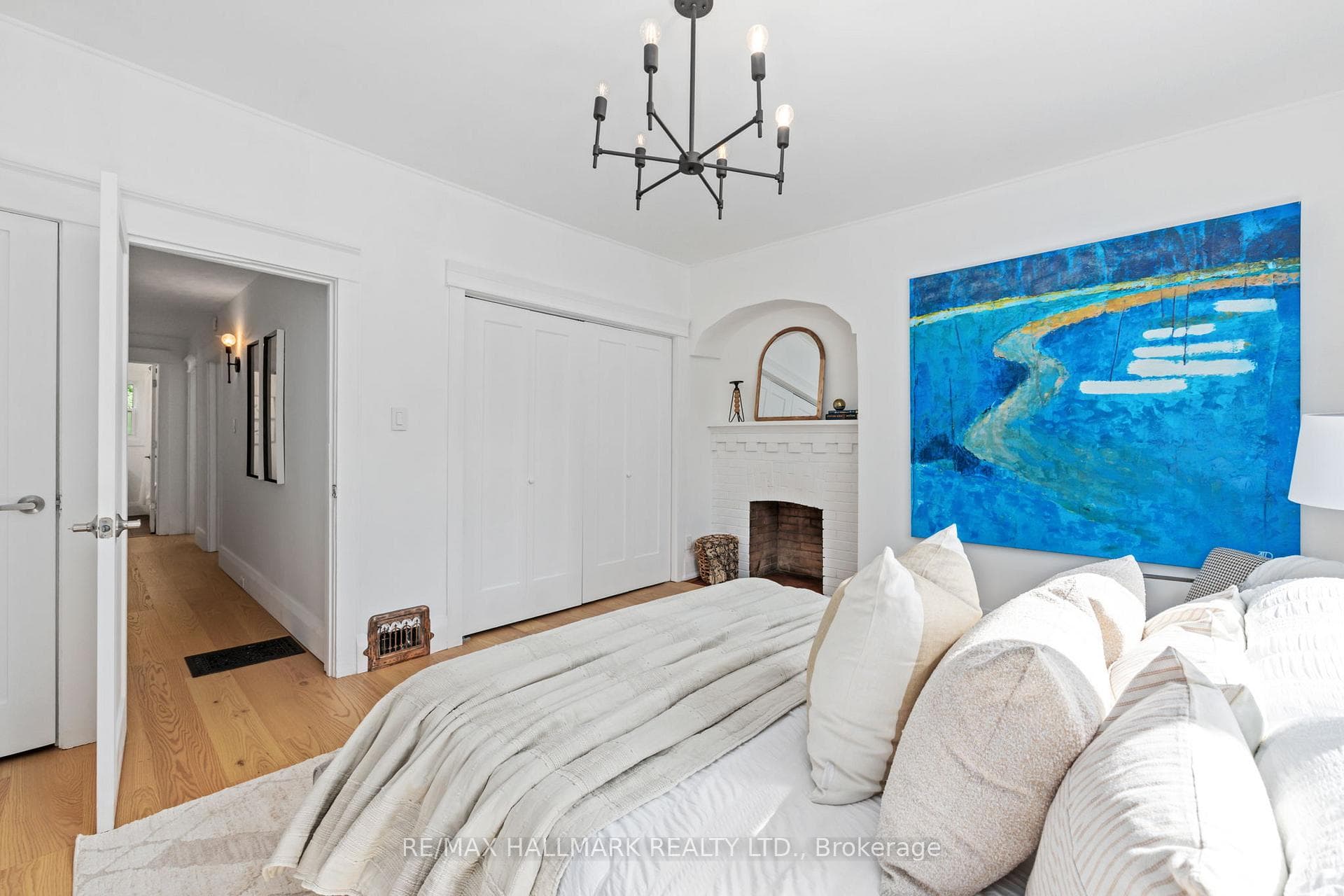 424 Kingston Road photo 24