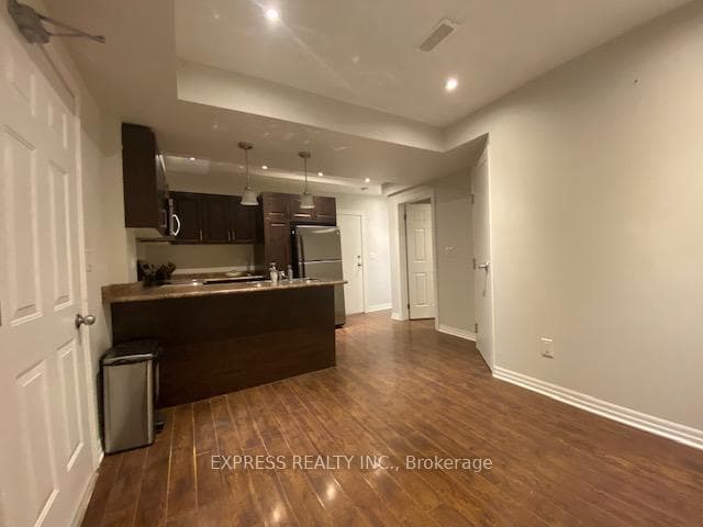 1334 Avenue Road Unit Lower photo 7