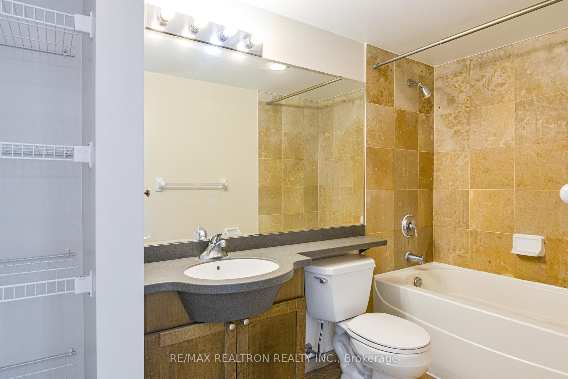 763 Bay Street Unit 3206 photo 14