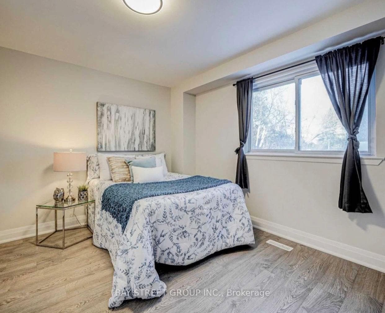 141 Fred Varley Drive photo 5