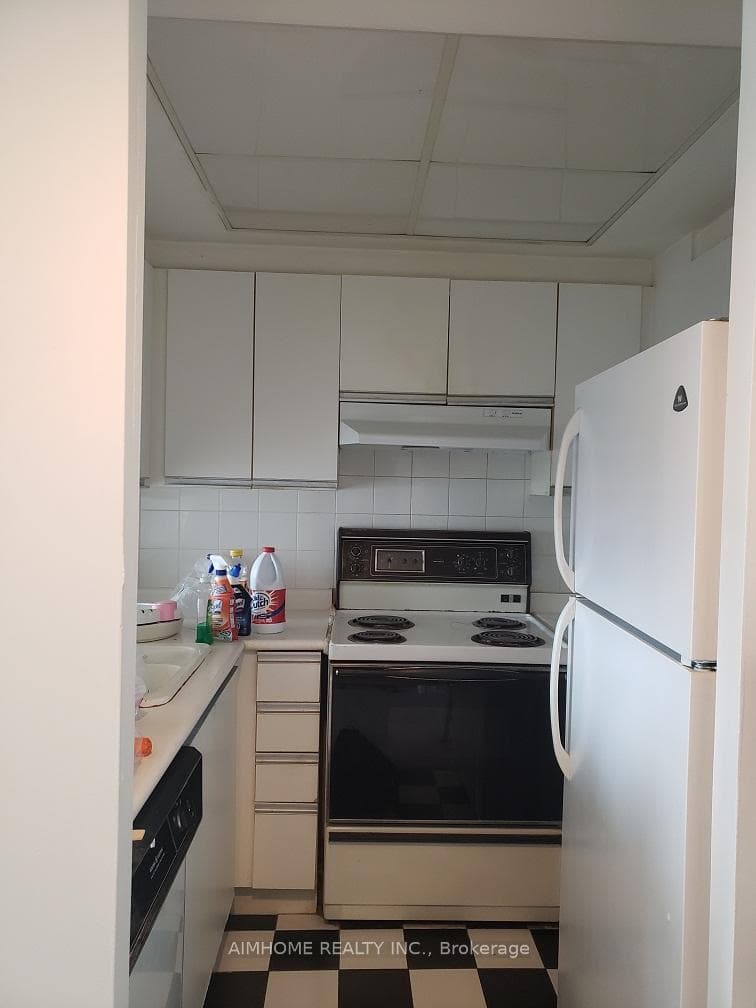 7 Bishop Avenue Unit 1409 photo 5