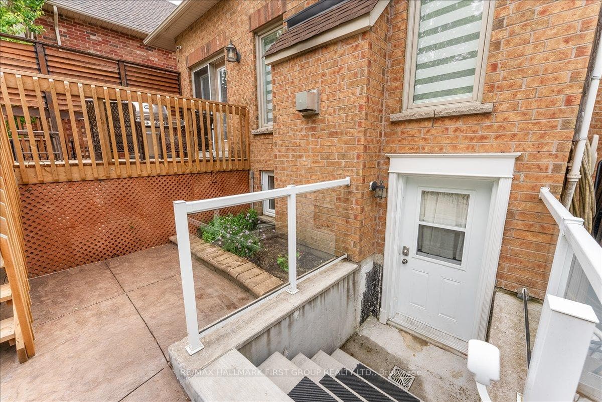 1661 Goldenridge Road photo 47