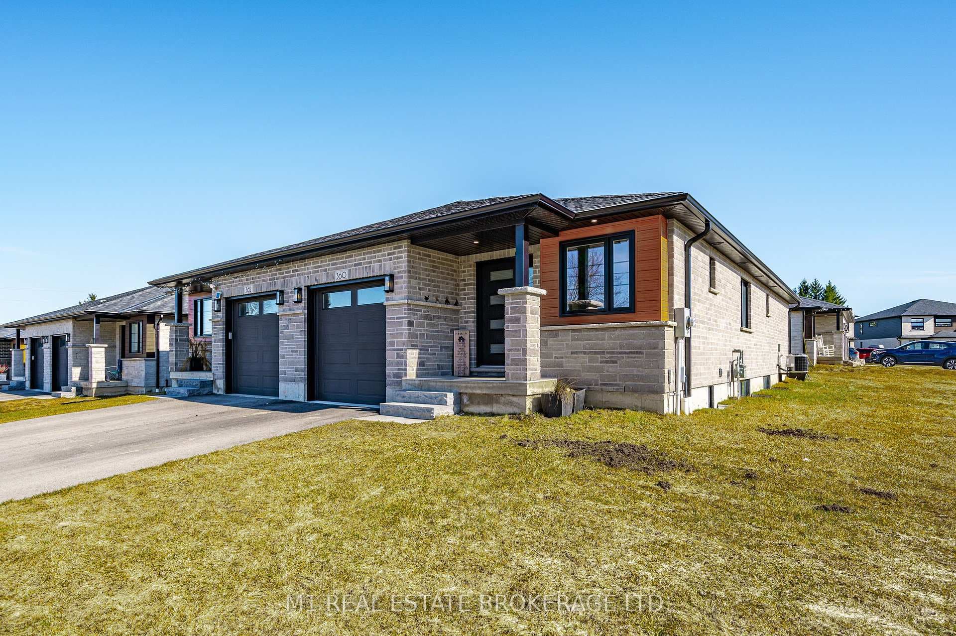 360 Durham Street photo 2
