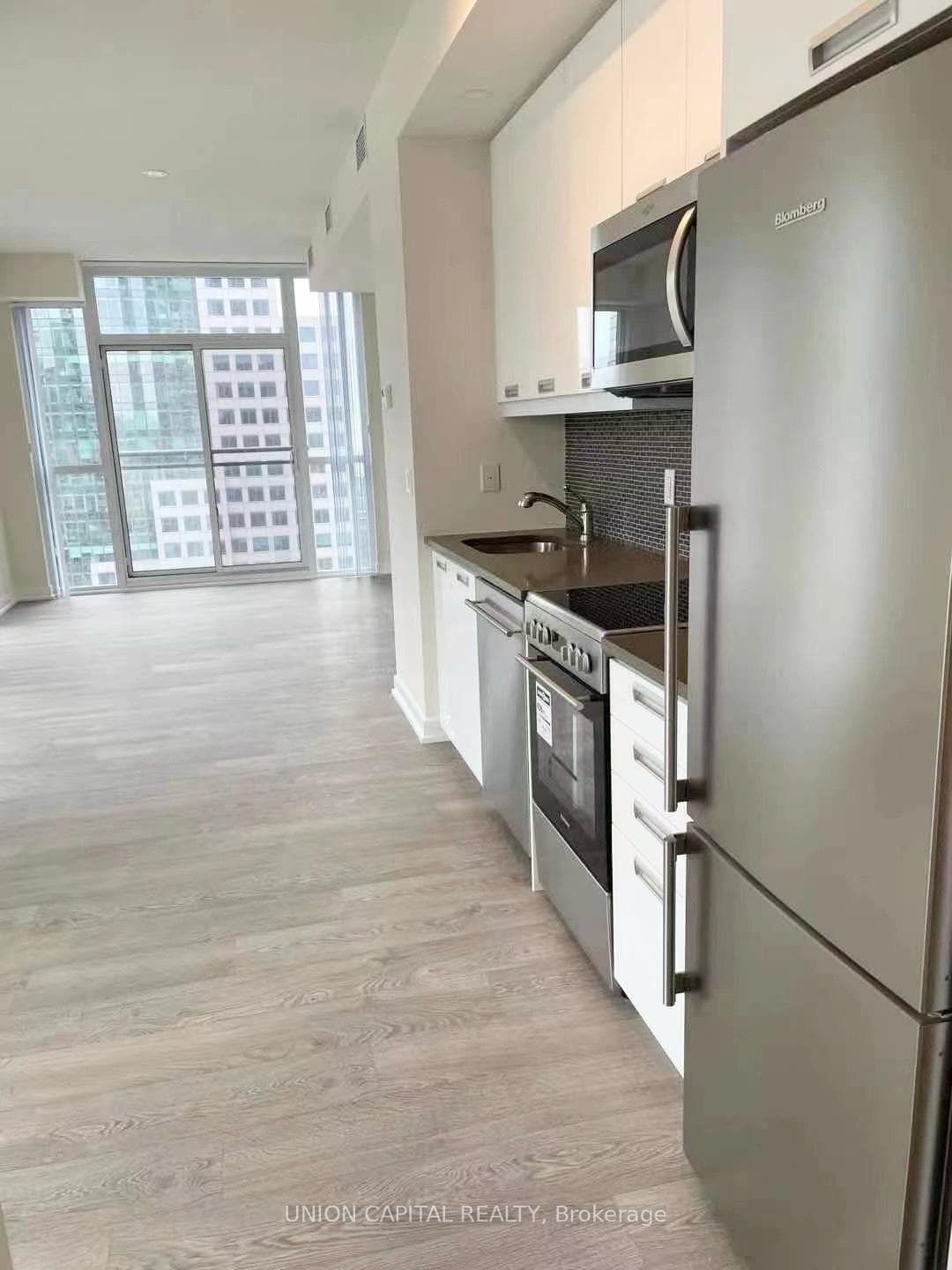 99 John Street Unit 1801 photo 6
