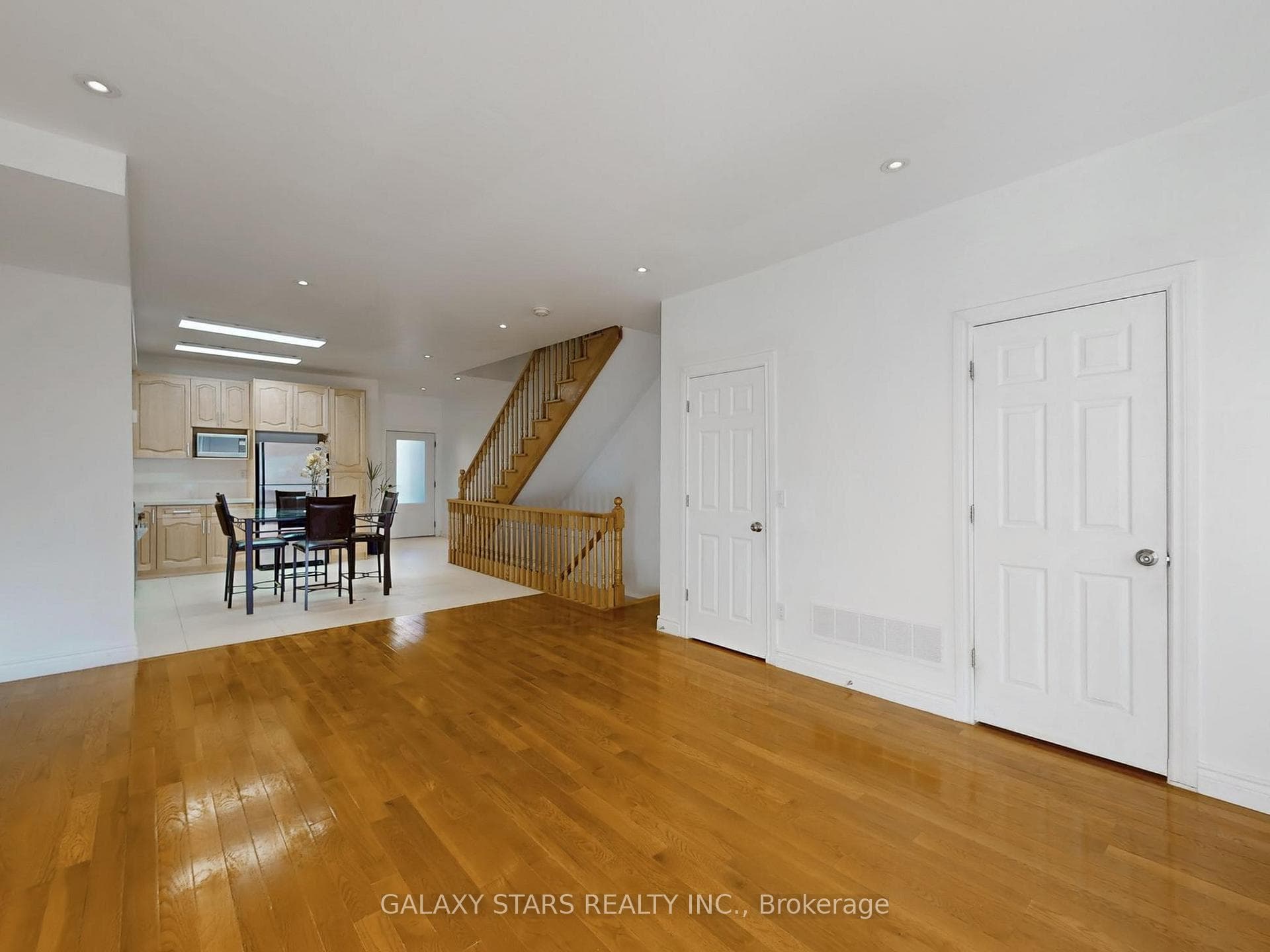 434A Midland Avenue photo 10