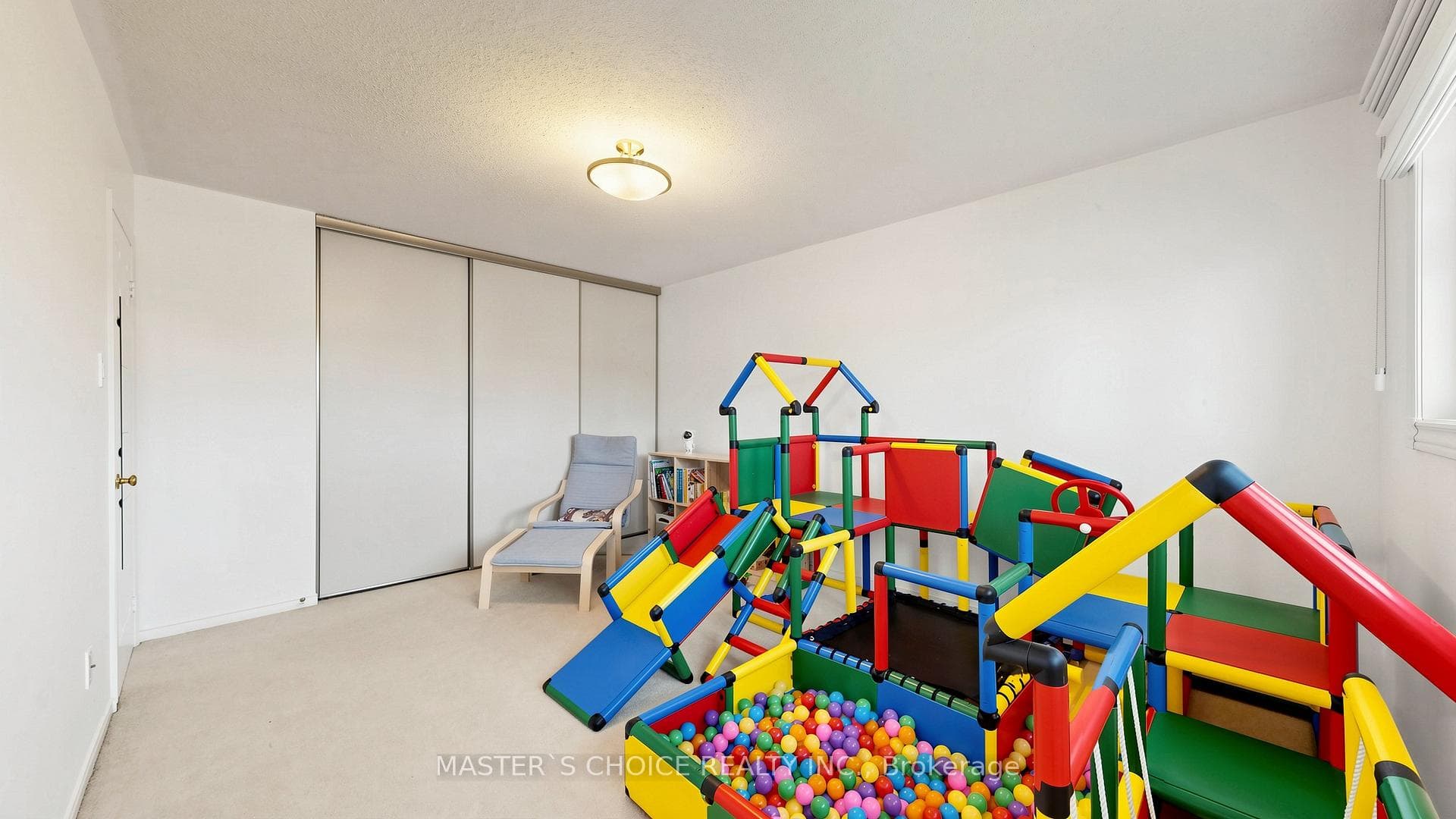 5 Espby Court photo 39