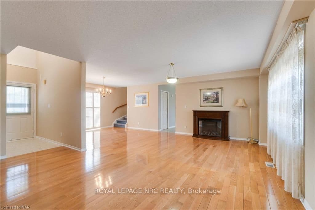 3504 HERITAGE Lane photo 5
