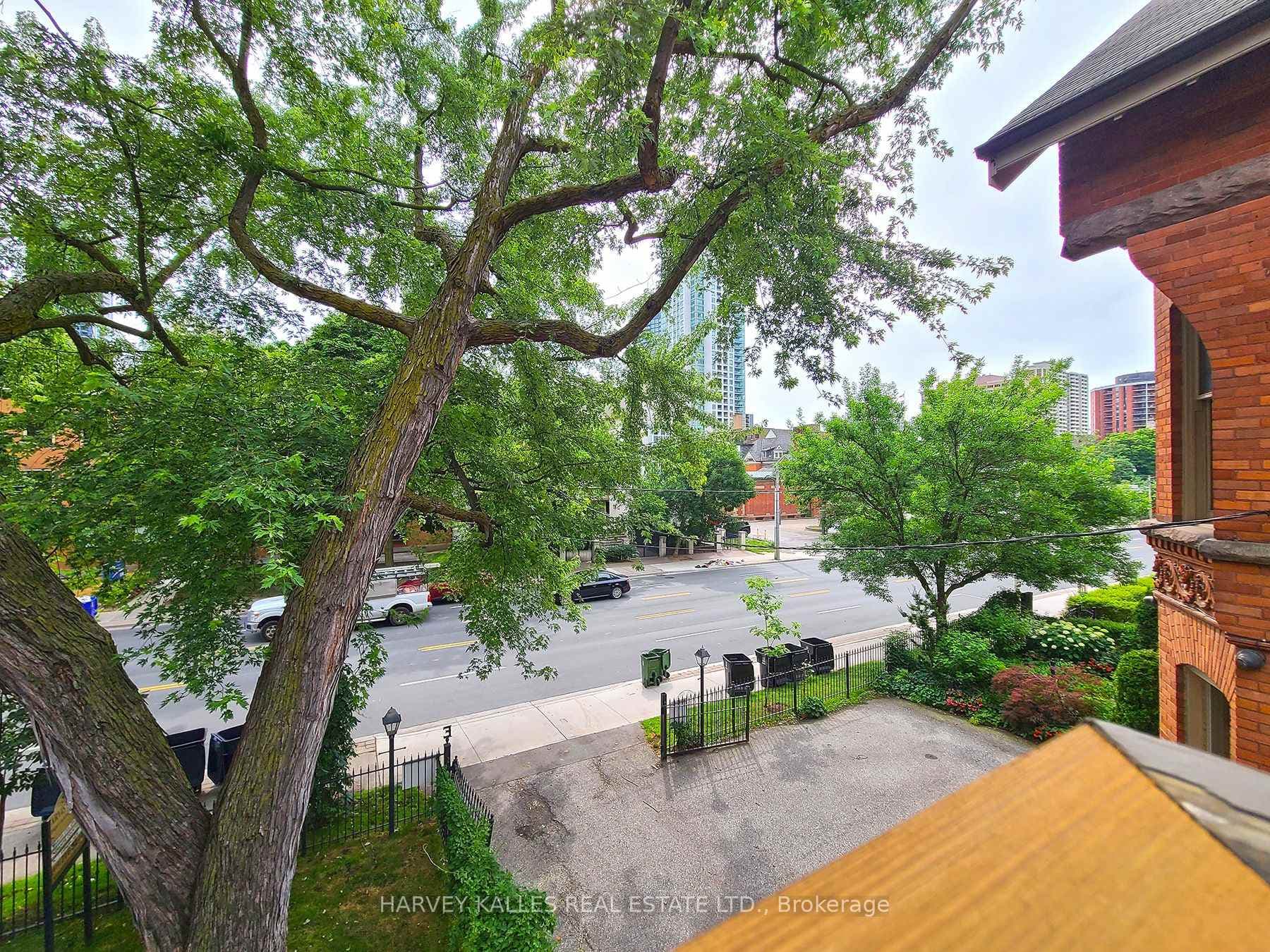 510 Jarvis Street Unit 6 photo 8