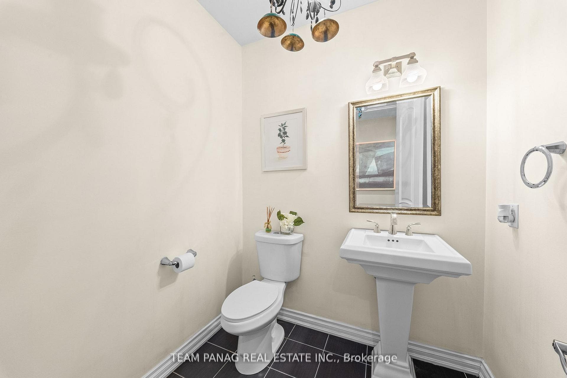 34 Cannington Crescent photo 25
