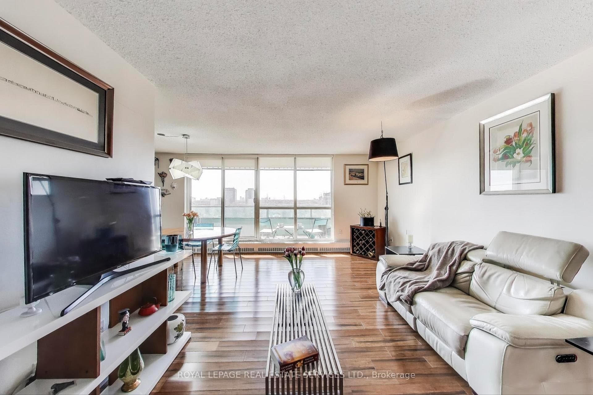 44 Longbourne Drive Unit 1008 photo 8