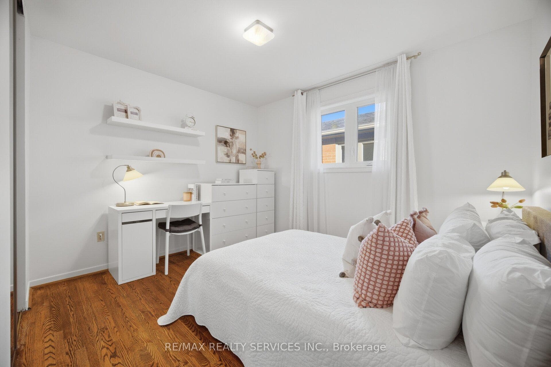 133 Romfield Circuit photo 24