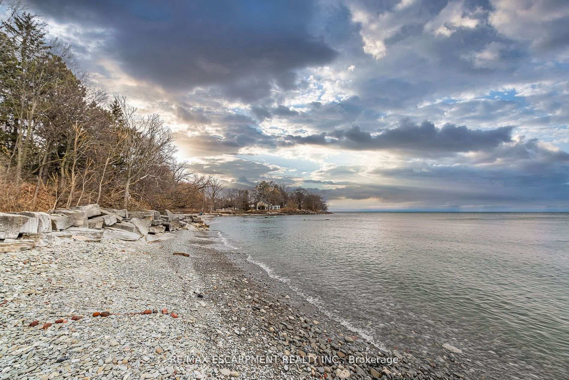 376 Lakeshore Road photo 39