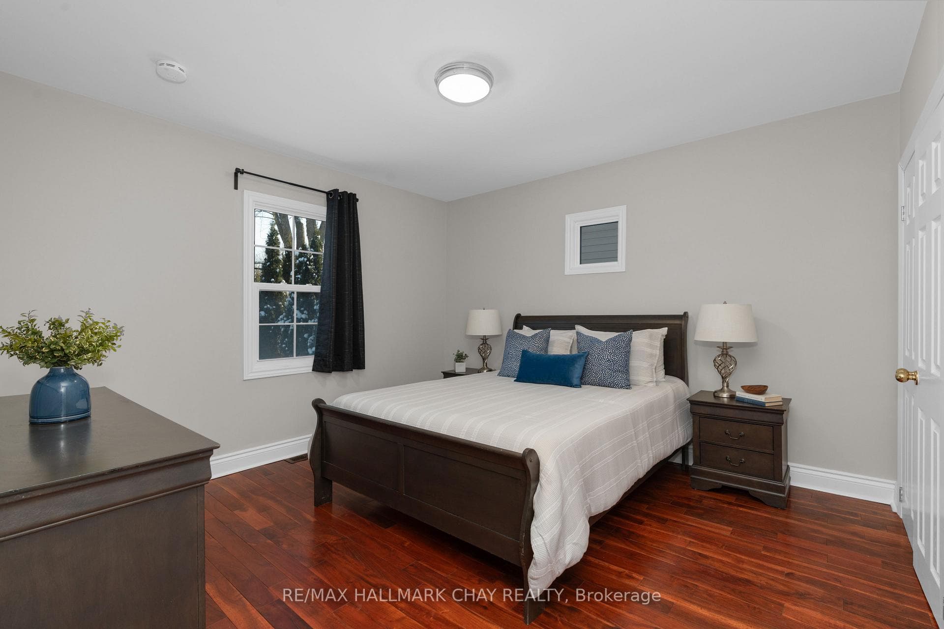 330 Shanty Bay Road photo 9