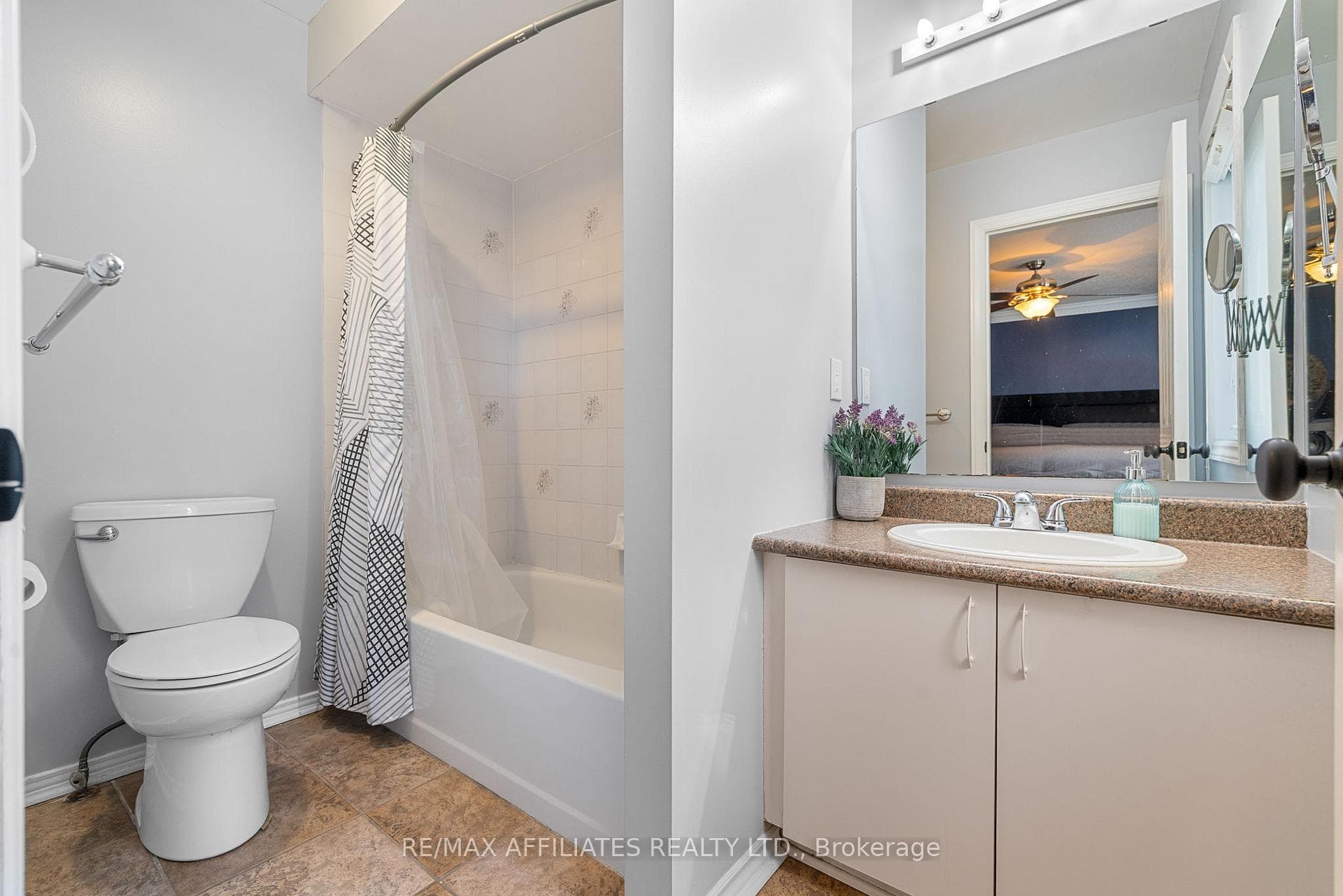 1494 Corsham Avenue photo 12