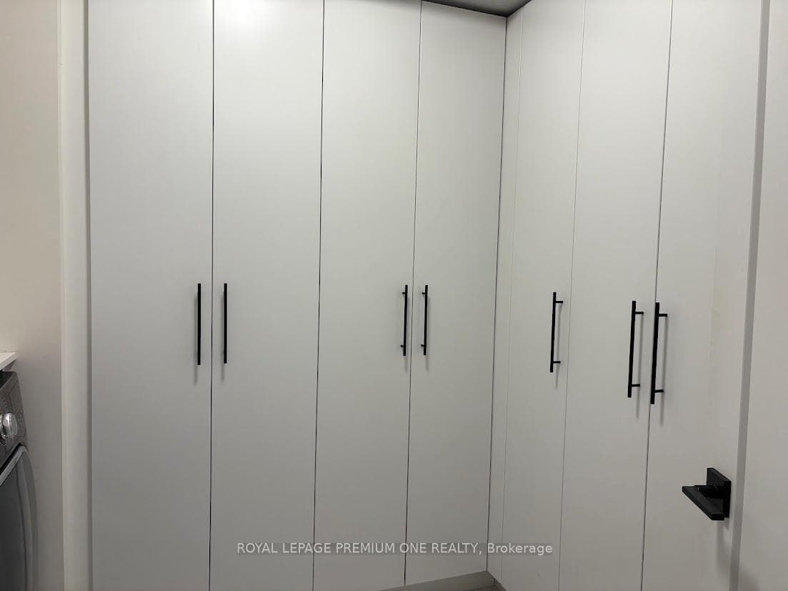 15 La Rose Avenue Unit 1603 photo 24