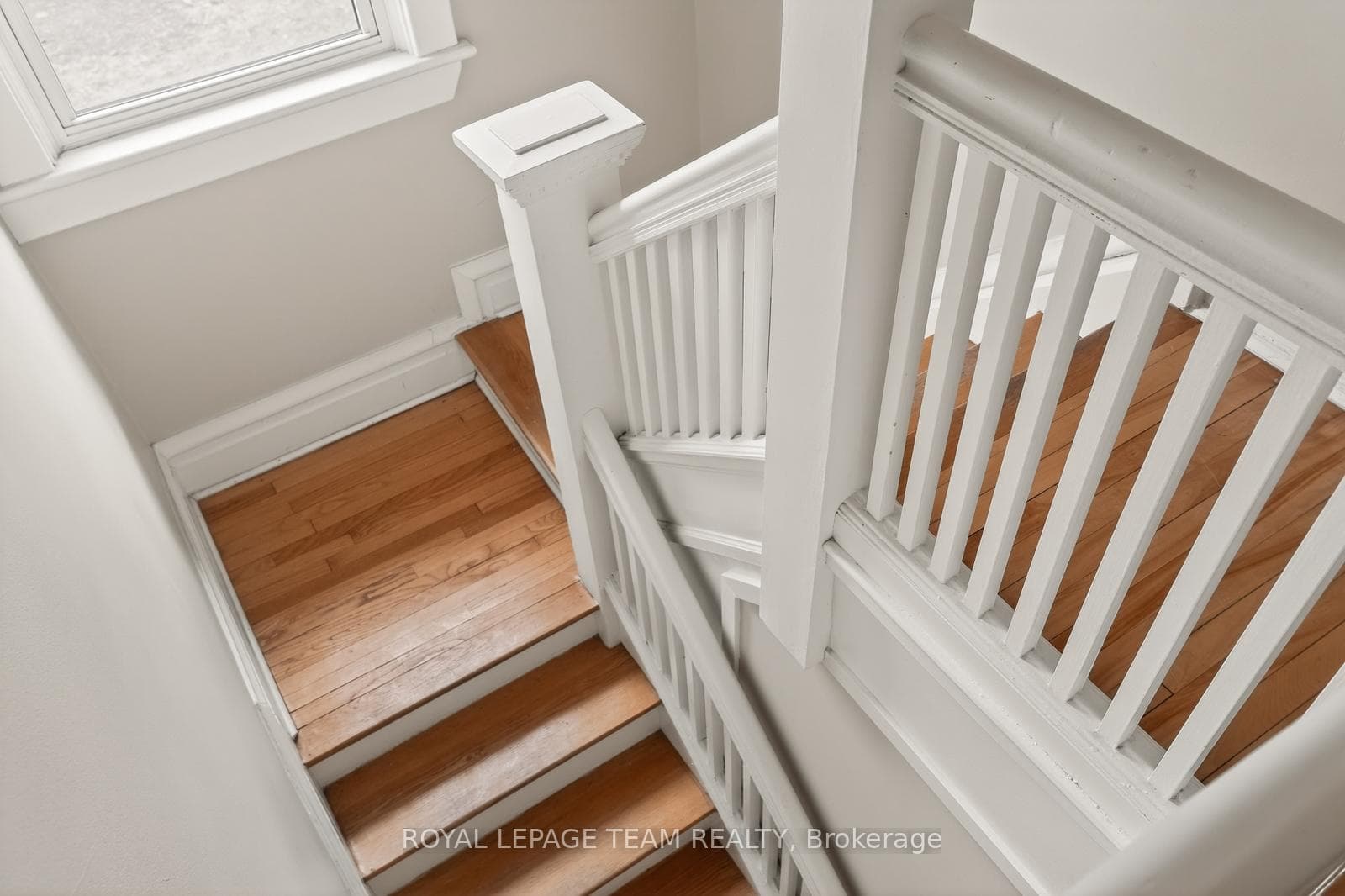 318 CLEMOW Avenue photo 22