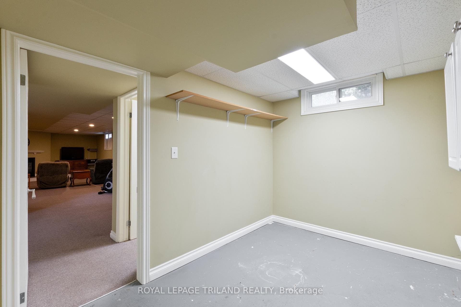725 St Stephens Drive photo 39