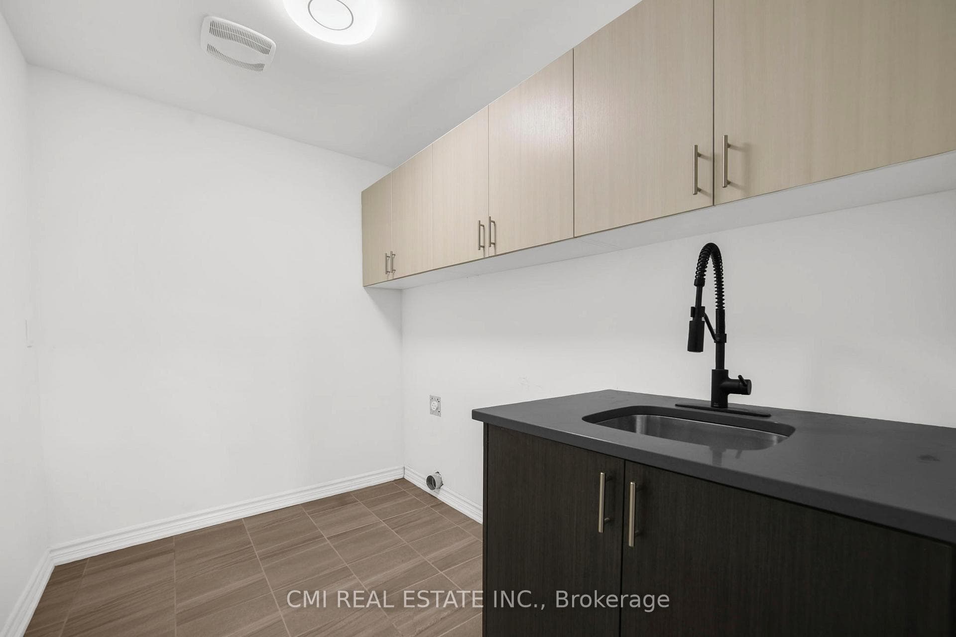 3205 Mosley Street photo 31