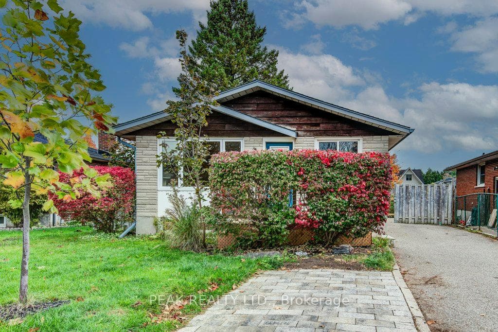 92 Brant Avenue photo 1
