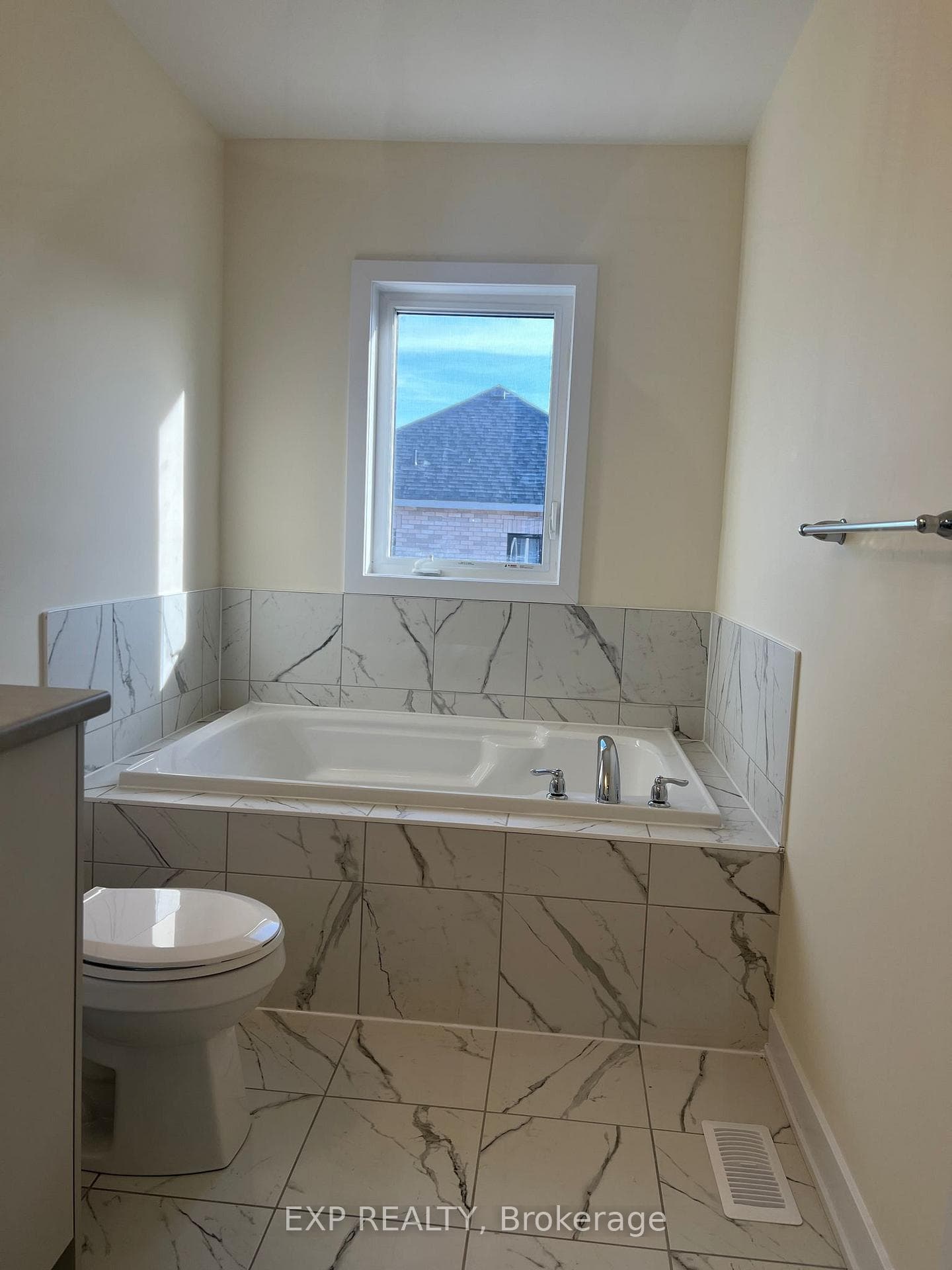 43 ROWLOCK Street photo 11