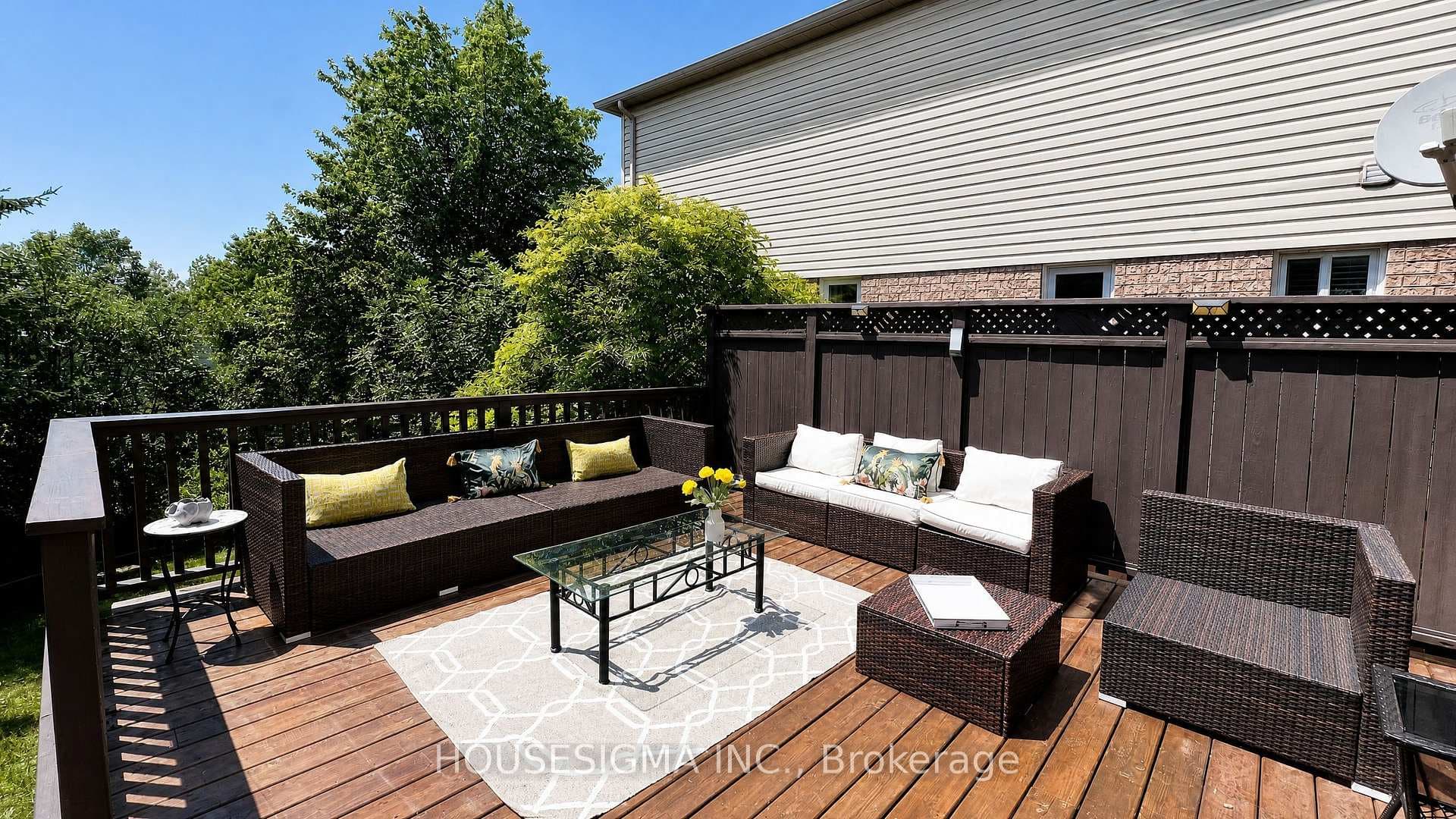Large Deck outdoor living