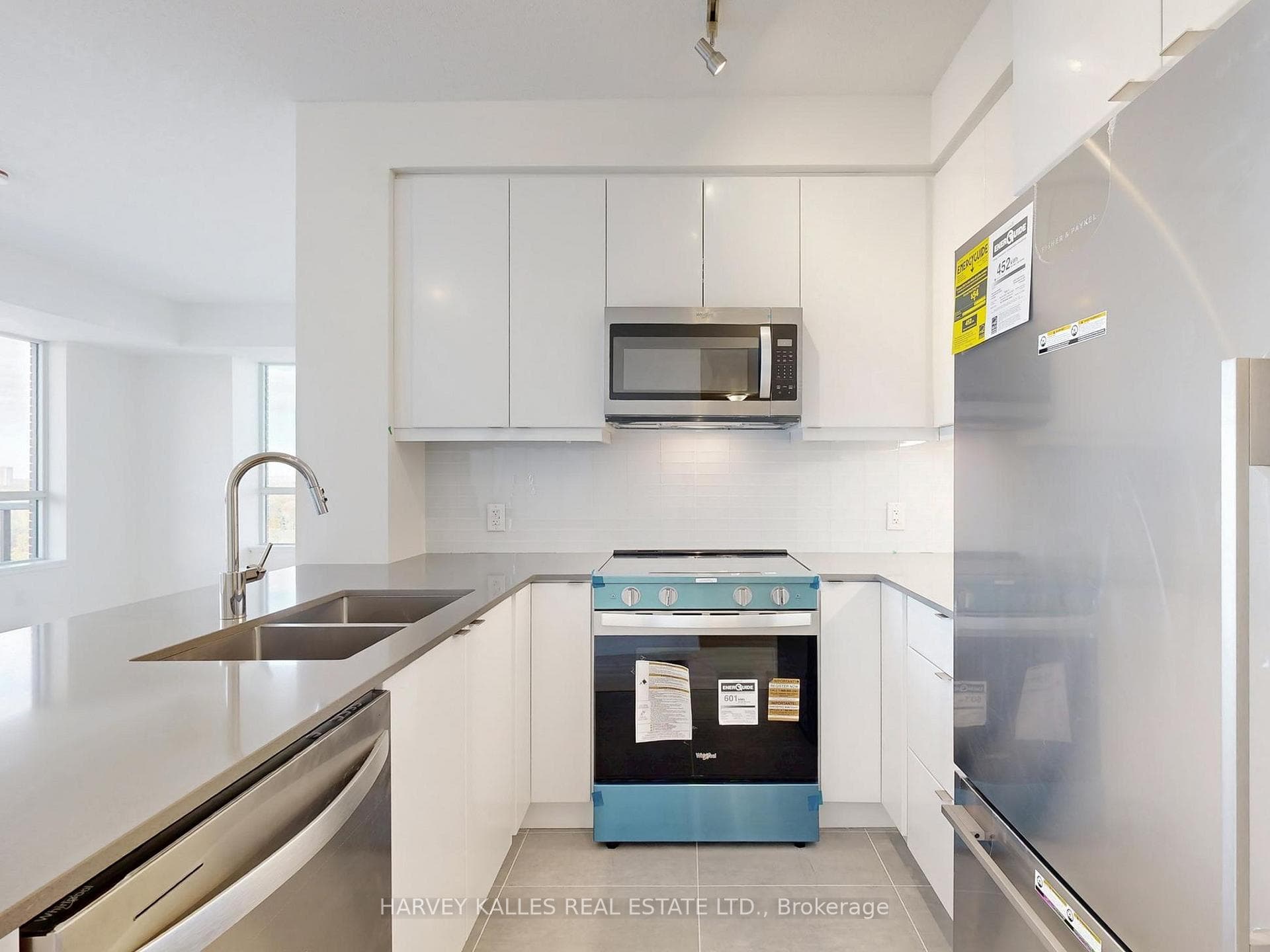3260 Sheppard Avenue Unit 1402 photo 18